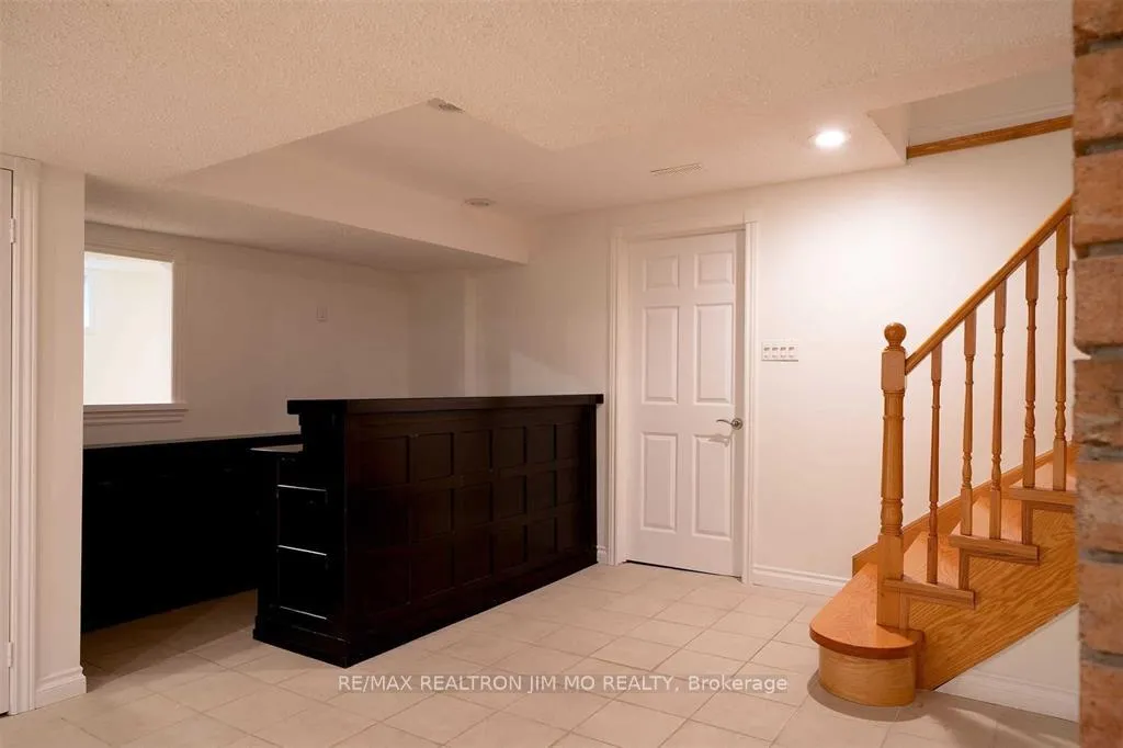 Photo 12 of 35 Mckay Crescent, Markham, Unionville — HOMEH