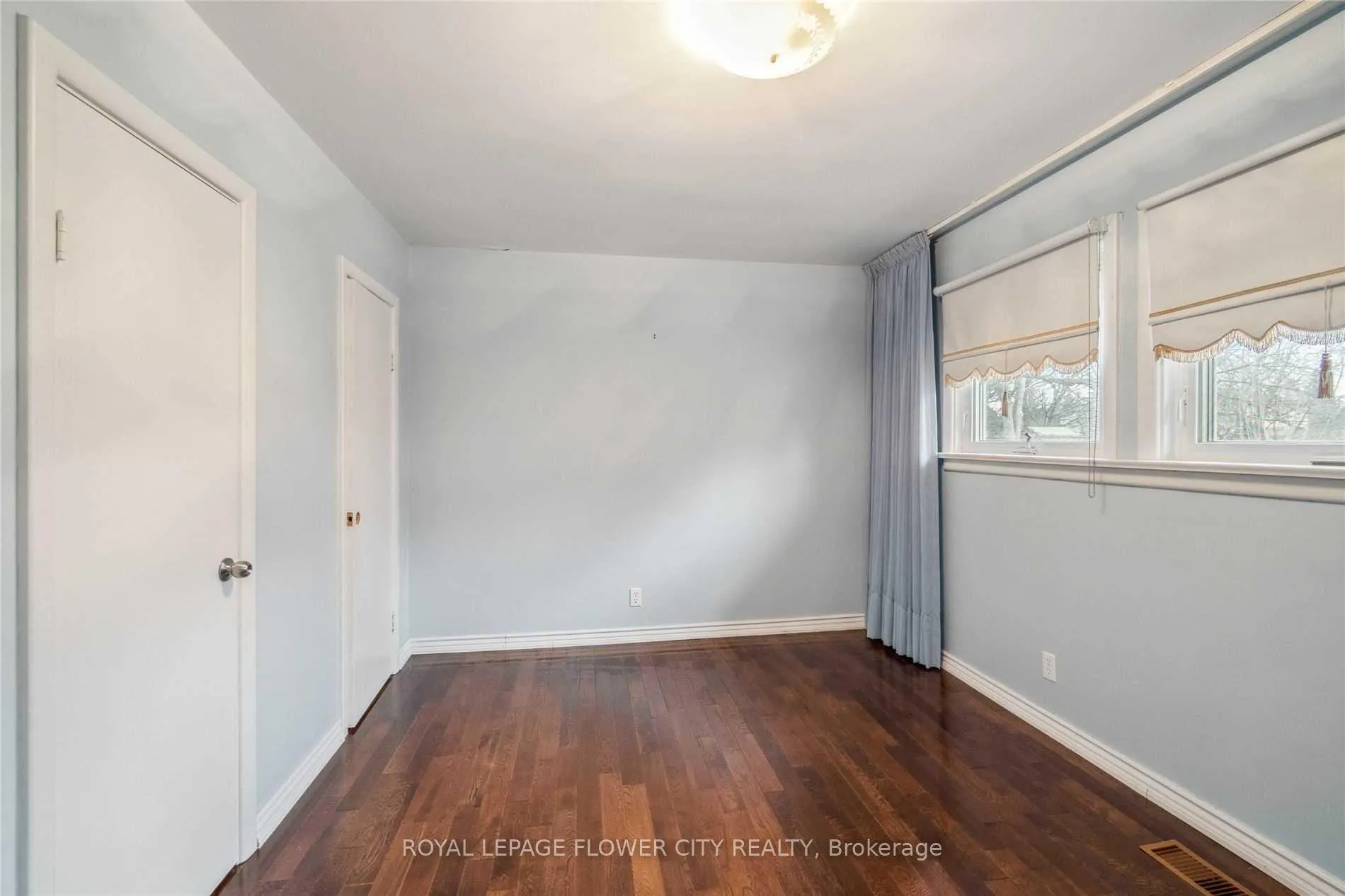 Photo 7 of 51 Hillside Avenue, Vaughan, Concord — HOMEH