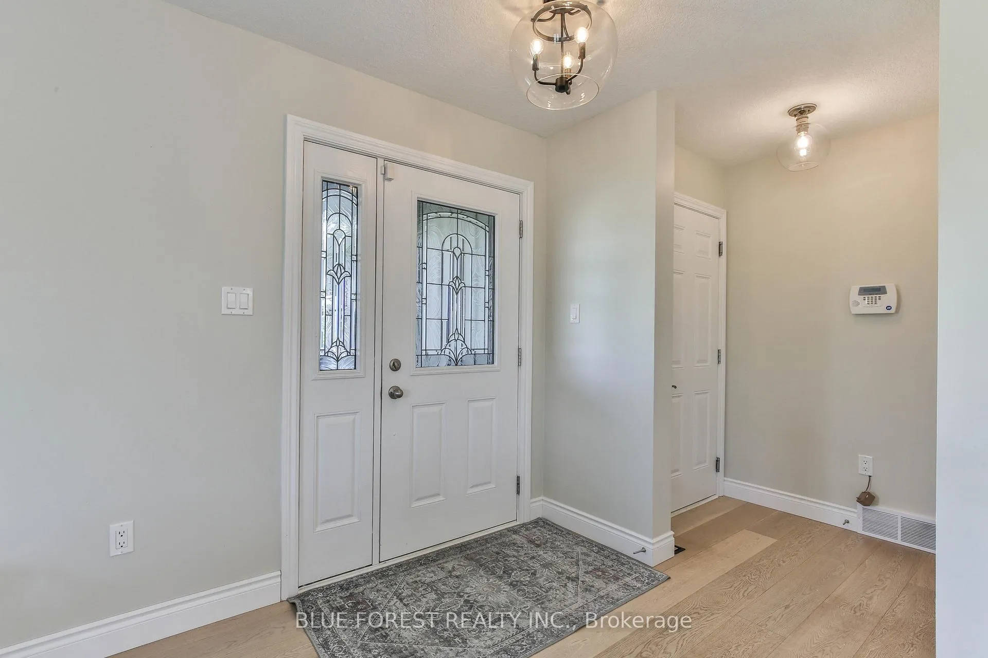 Photo 4 of 16 Brooker Trail, Thames Centre, Thorndale — HOMEH