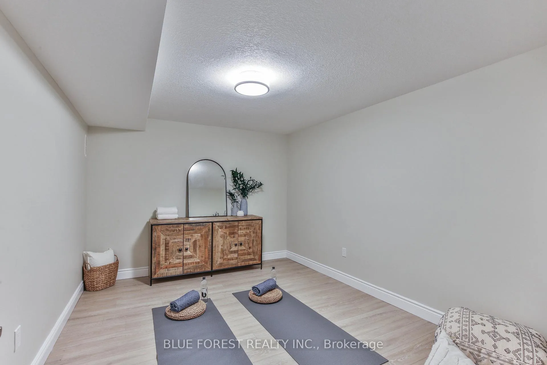 Photo 29 of 16 Brooker Trail, Thames Centre, Thorndale — HOMEH