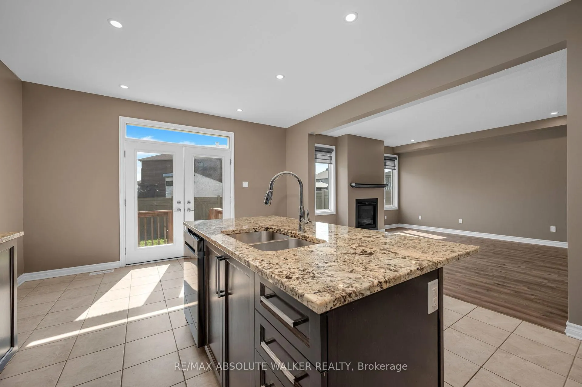 Photo 9 of 213 Esturgeon Street, Ottawa, Avalon West — HOMEH