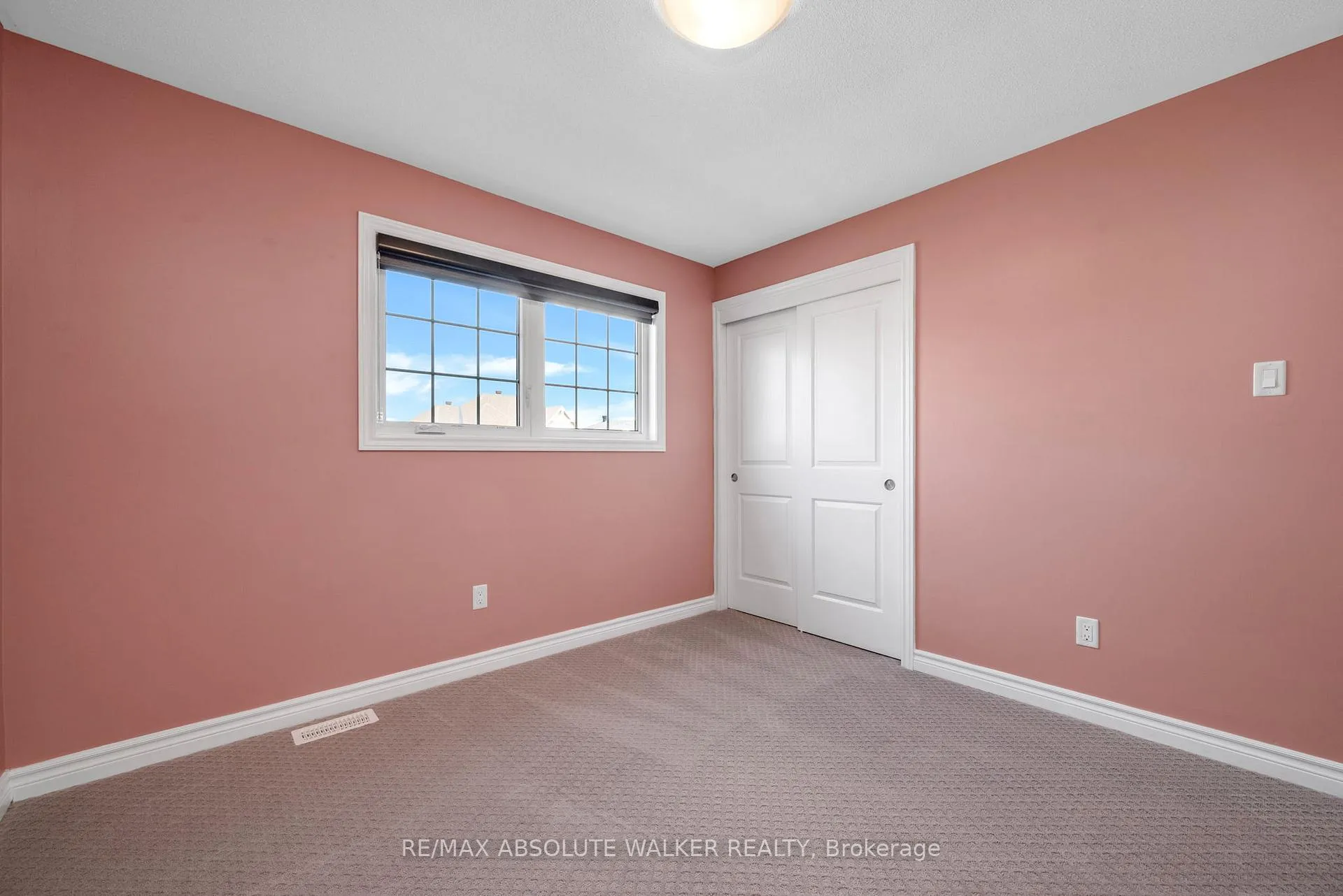 Photo 20 of 213 Esturgeon Street, Ottawa, Avalon West — HOMEH