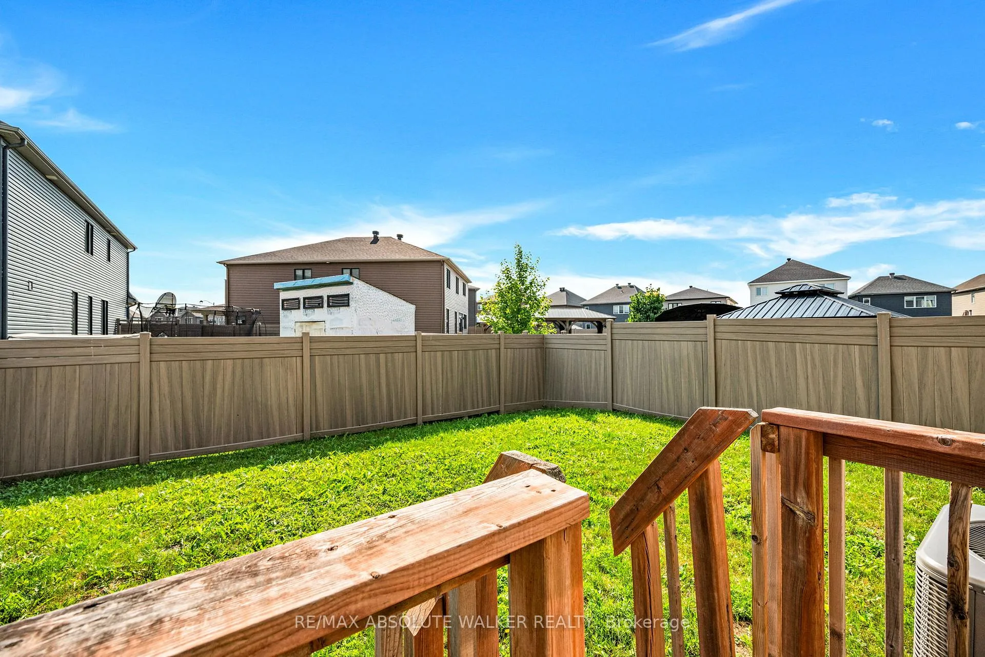 Photo 29 of 213 Esturgeon Street, Ottawa, Avalon West — HOMEH