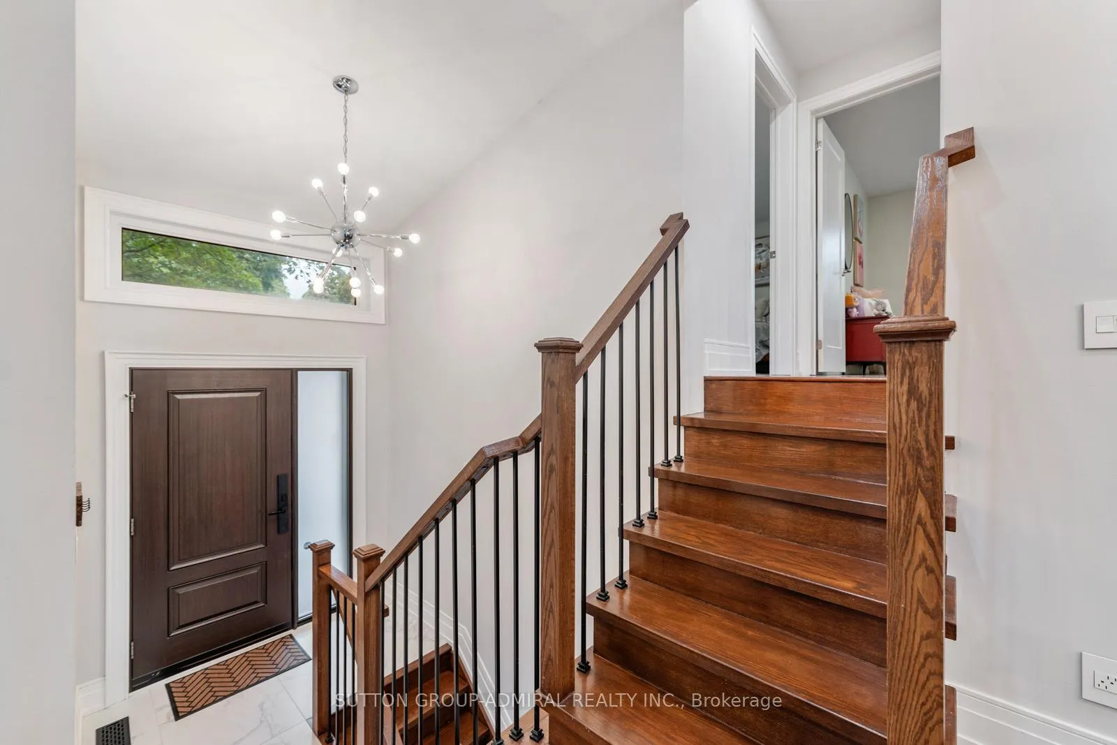 Photo 2 of 41 Waterford Drive, Etobicoke, Willowridge-Martingrove-Richview — HOMEH
