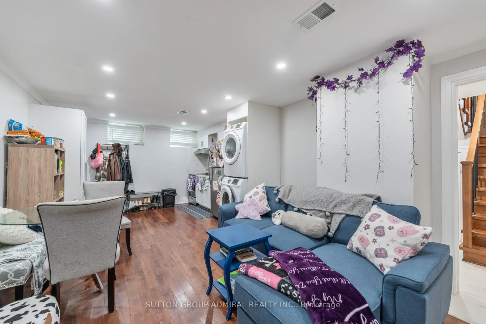 Photo 22 of 41 Waterford Drive, Etobicoke, Willowridge-Martingrove-Richview — HOMEH