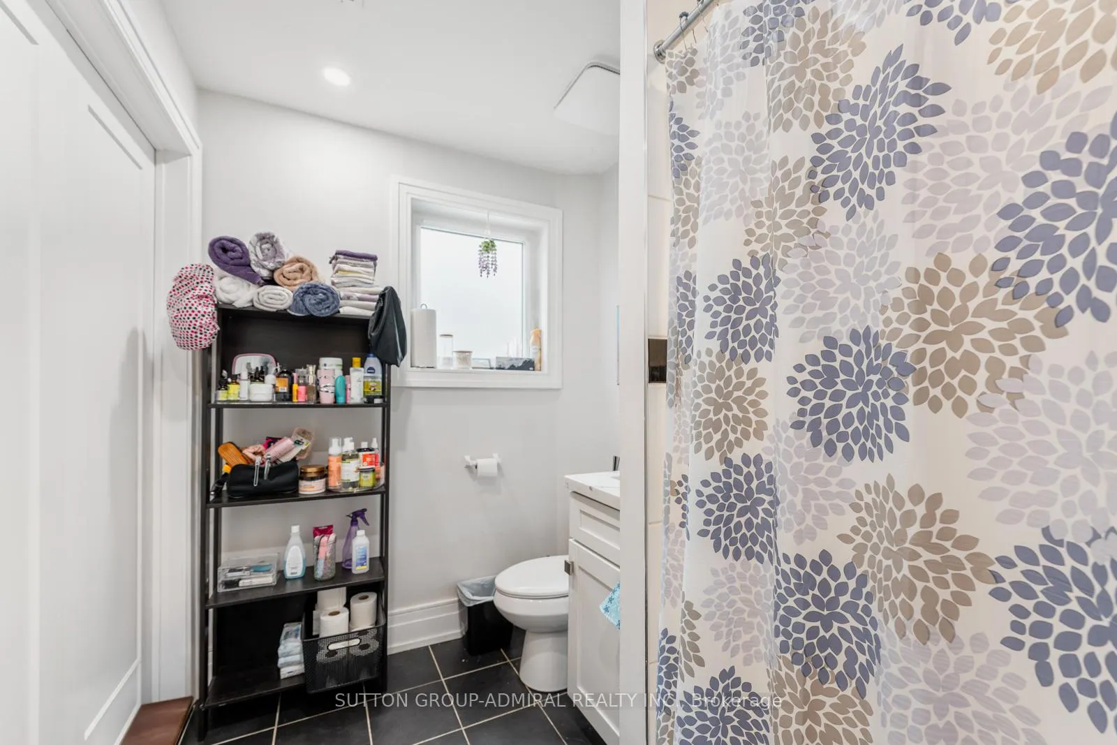 Photo 28 of 41 Waterford Drive, Etobicoke, Willowridge-Martingrove-Richview — HOMEH