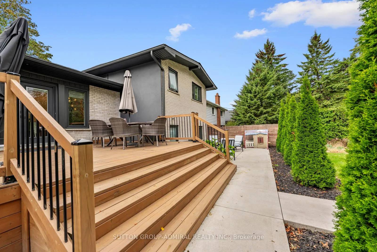Photo 32 of 41 Waterford Drive, Etobicoke, Willowridge-Martingrove-Richview — HOMEH