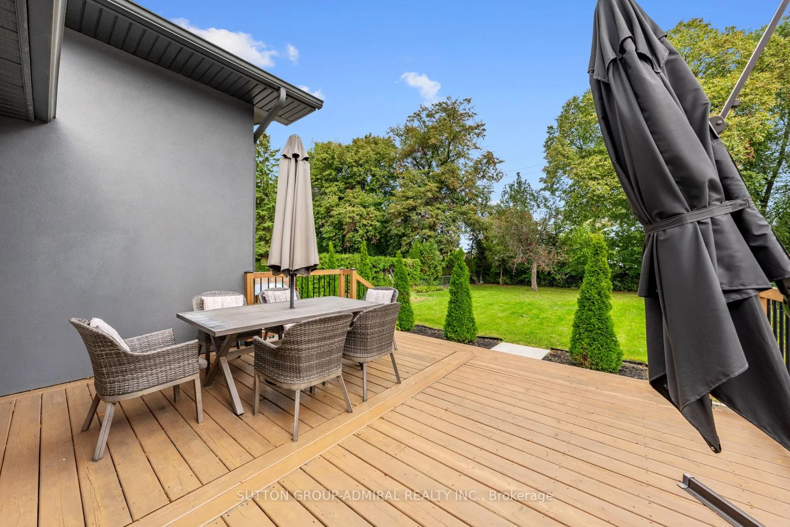 Photo 35 of 41 Waterford Drive, Etobicoke, Willowridge-Martingrove-Richview — HOMEH