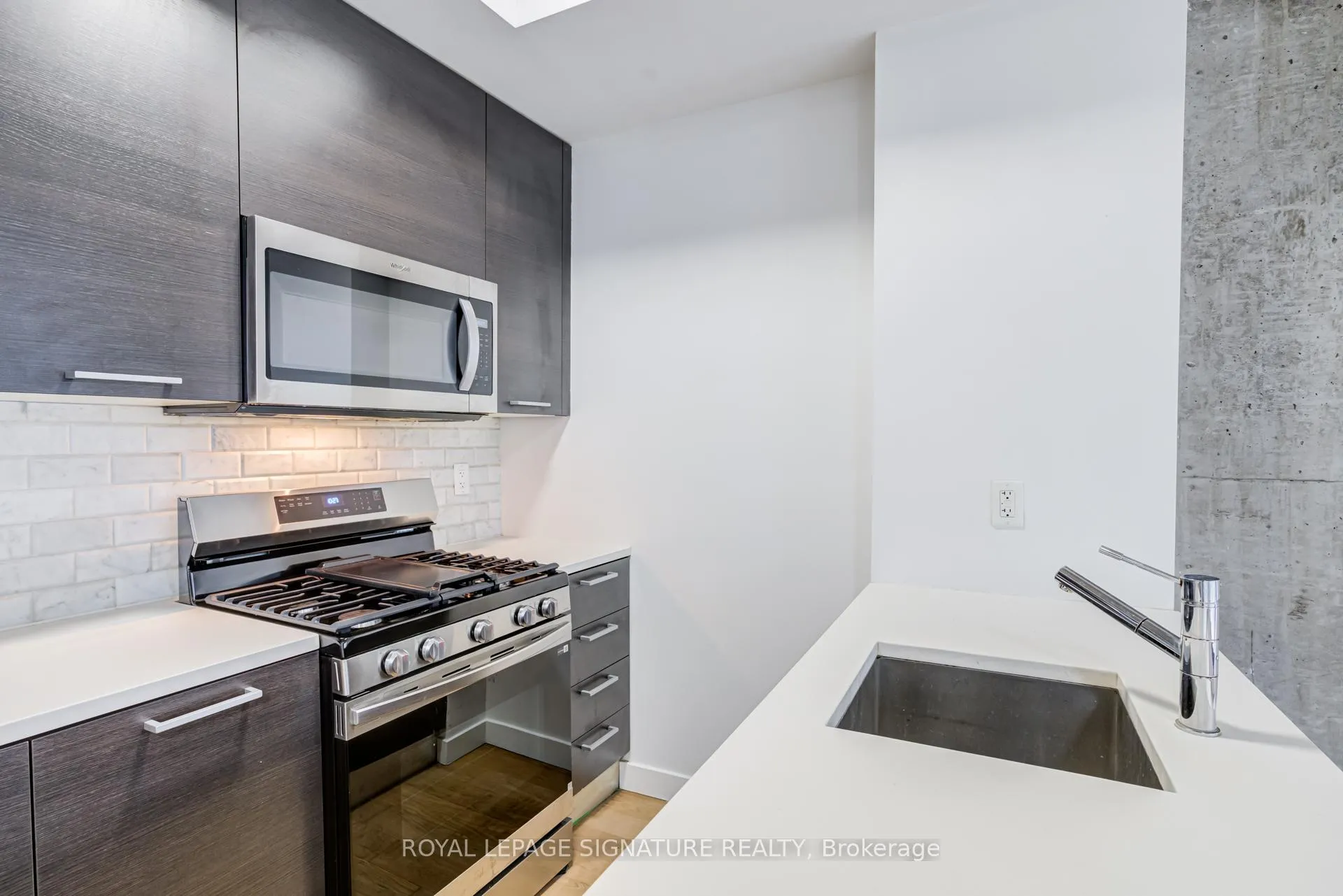 Photo 7 of Unit 717, 90 Broadview Avenue, Toronto, South Riverdale — HOMEH