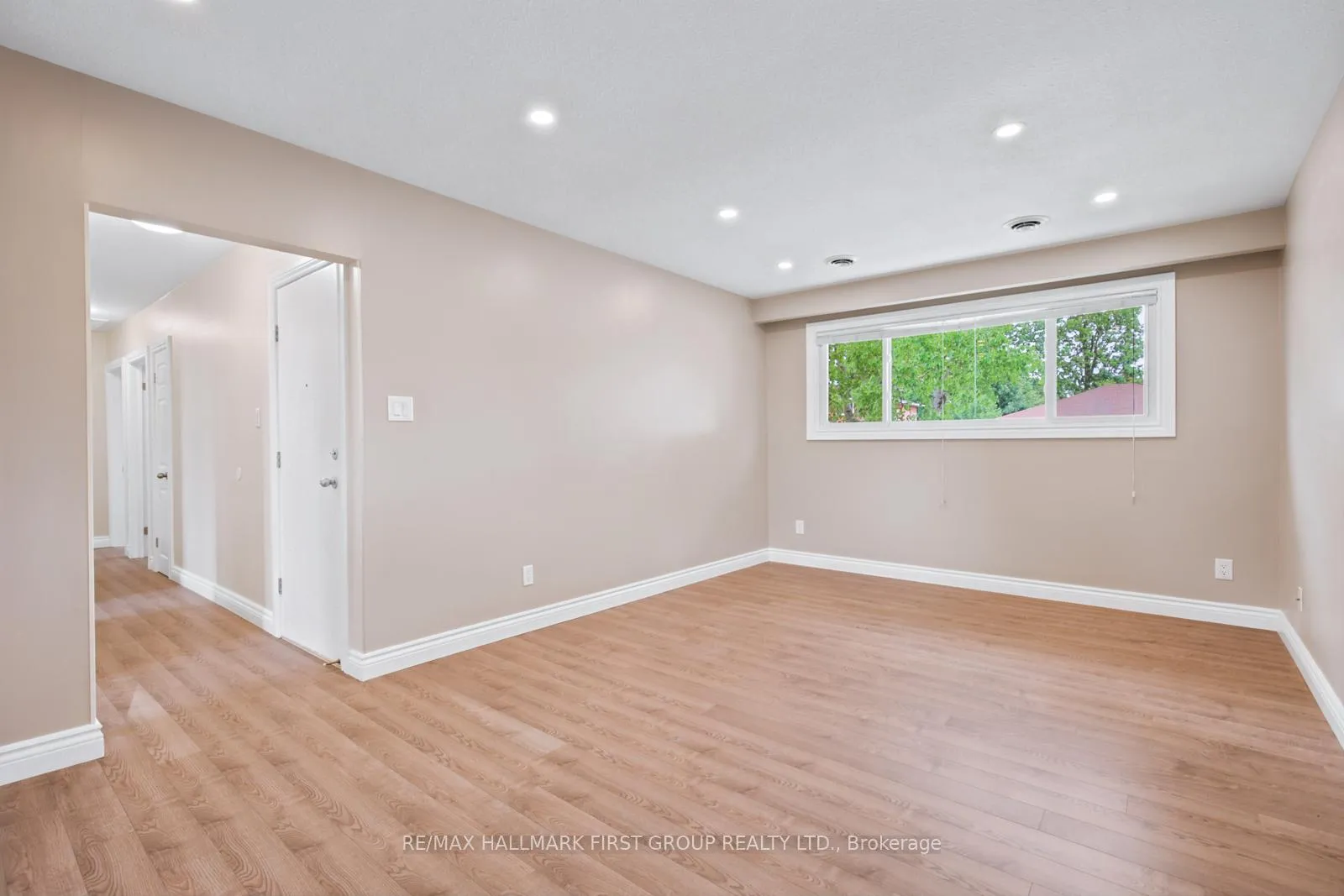Photo 4 of Unit Main, 361 Dwight Avenue, Oshawa, Lakeview — HOMEH