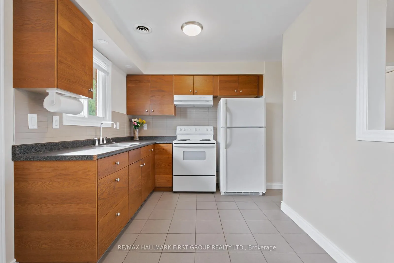 Photo 7 of Unit Main, 361 Dwight Avenue, Oshawa, Lakeview — HOMEH