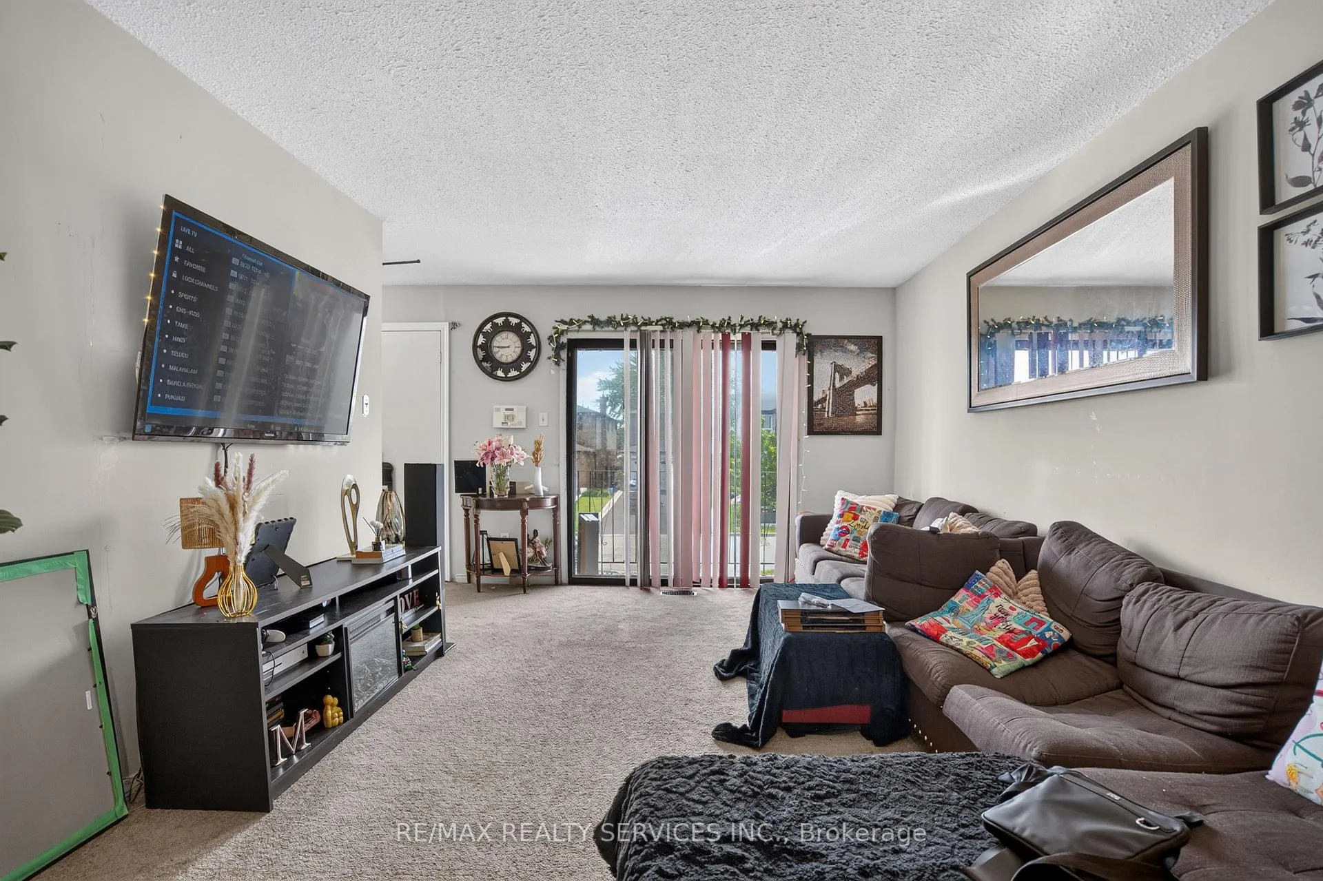 Photo 9 of 23 Dafoe Crescent, Brampton, Fletcher's West — HOMEH