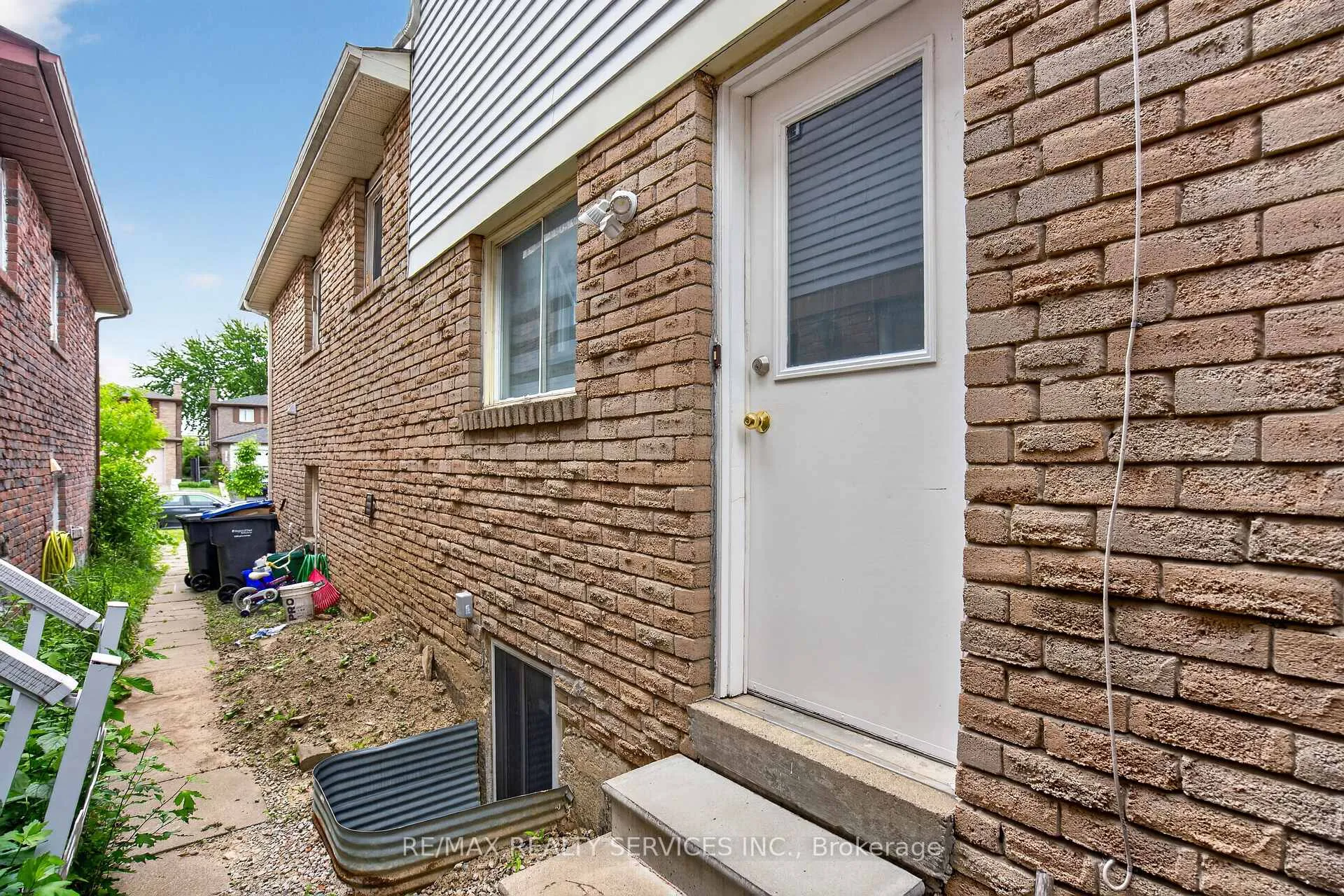 Photo 26 of 23 Dafoe Crescent, Brampton, Fletcher's West — HOMEH