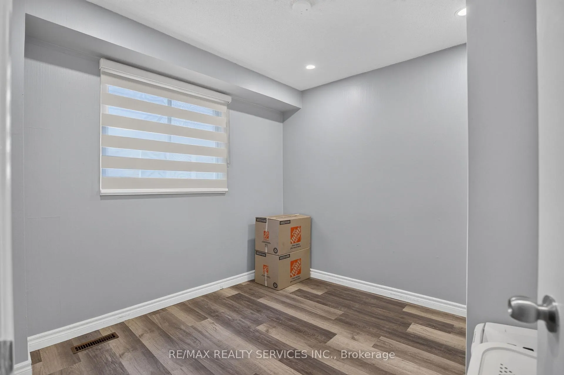 Photo 32 of 23 Dafoe Crescent, Brampton, Fletcher's West — HOMEH