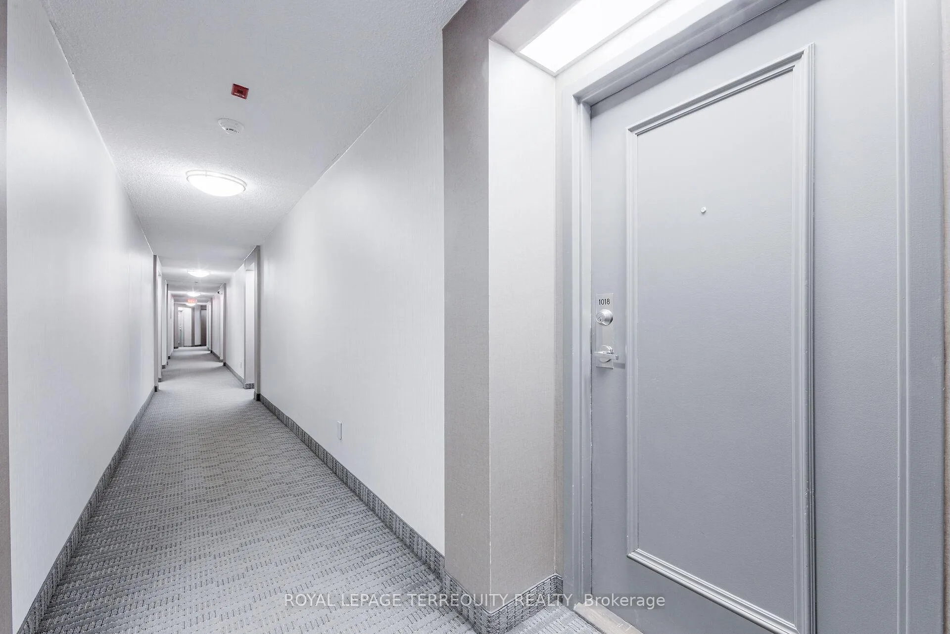 Photo 4 of Unit #1018, 801 King Street W, Toronto, Niagara — HOMEH