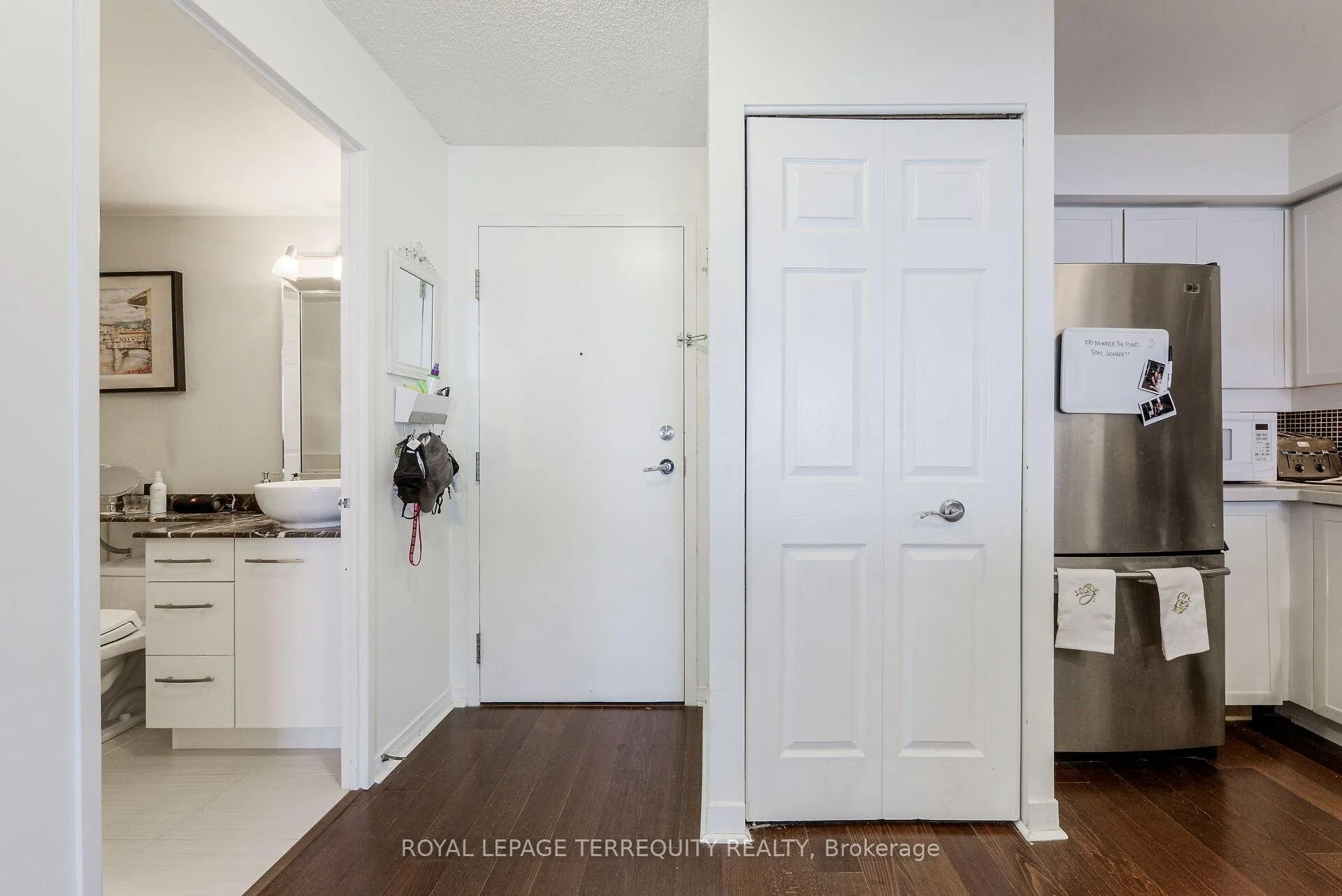 Photo 5 of Unit #1018, 801 King Street W, Toronto, Niagara — HOMEH