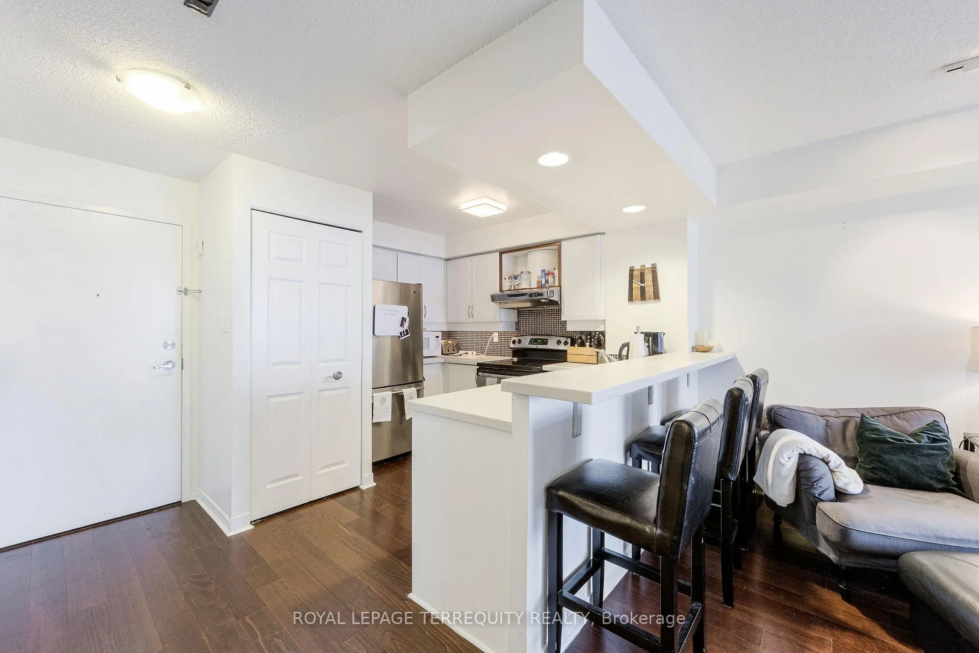 Photo 8 of Unit #1018, 801 King Street W, Toronto, Niagara — HOMEH