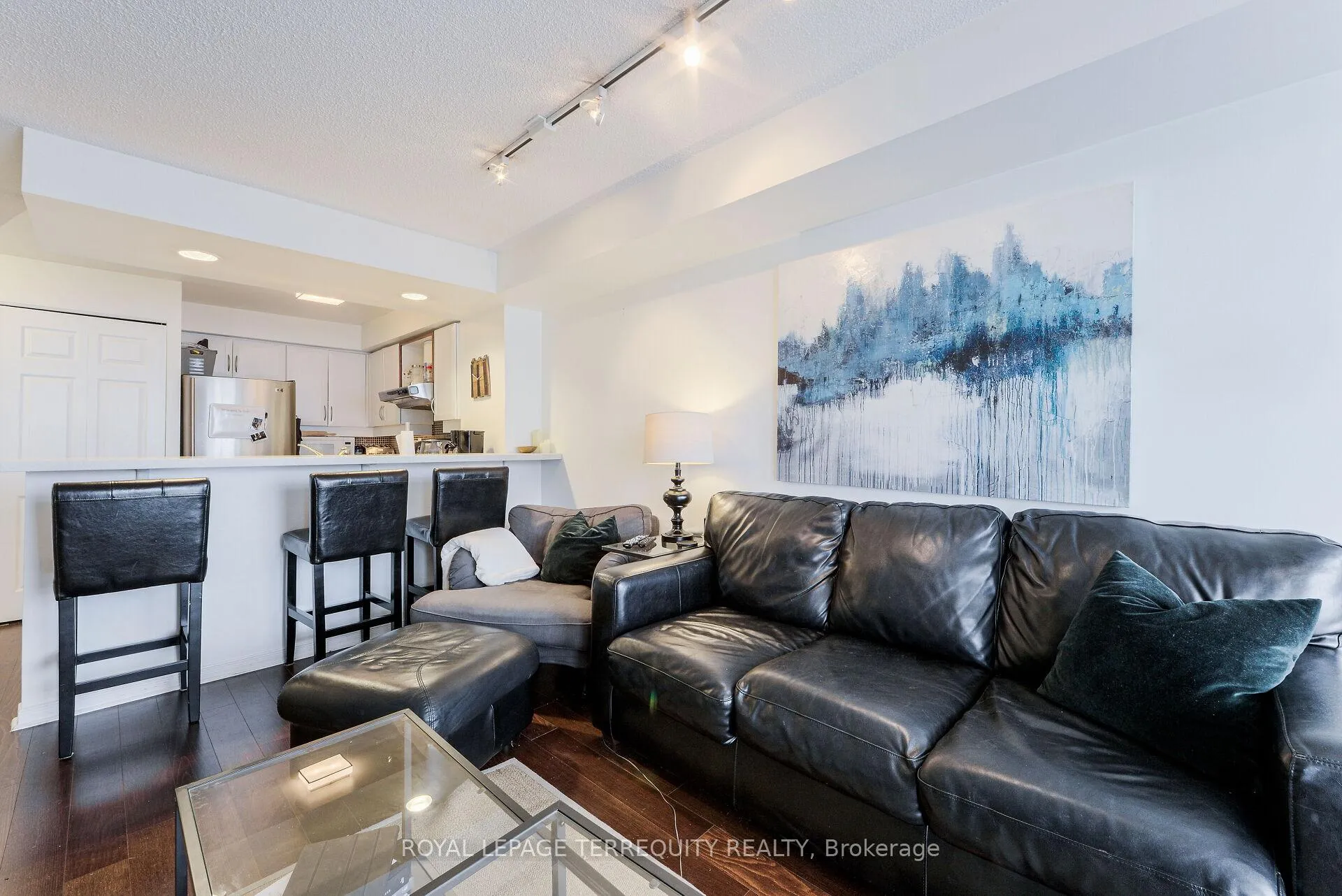 Photo 10 of Unit #1018, 801 King Street W, Toronto, Niagara — HOMEH