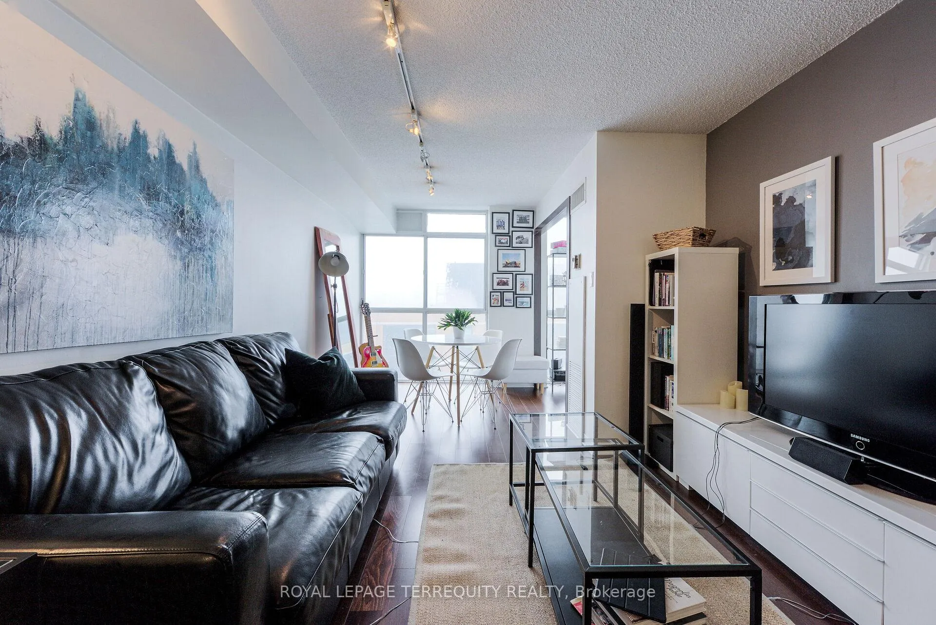 Photo 12 of Unit #1018, 801 King Street W, Toronto, Niagara — HOMEH