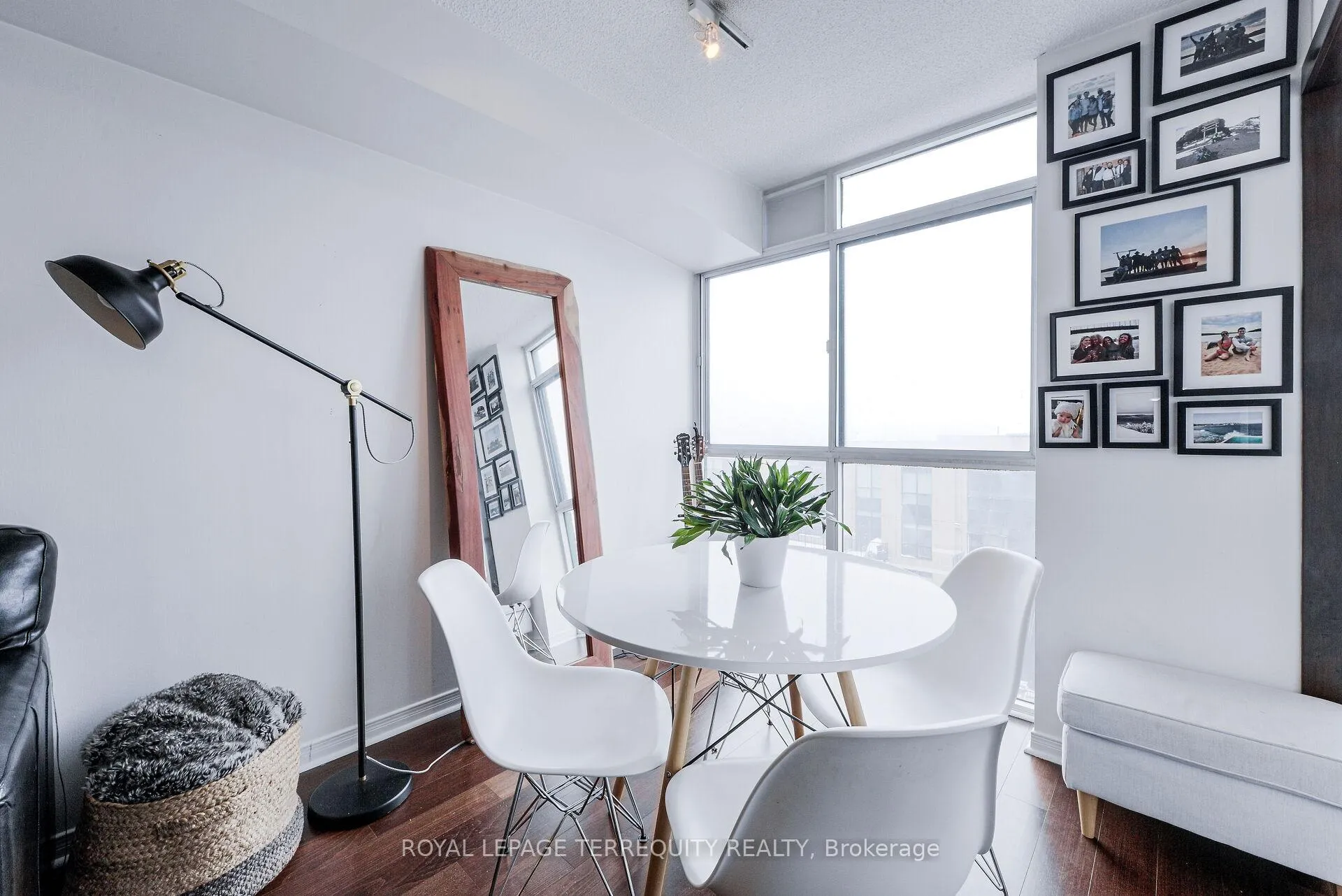 Photo 13 of Unit #1018, 801 King Street W, Toronto, Niagara — HOMEH