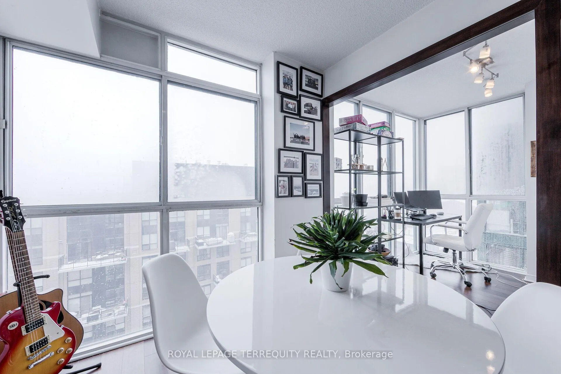 Photo 17 of Unit #1018, 801 King Street W, Toronto, Niagara — HOMEH