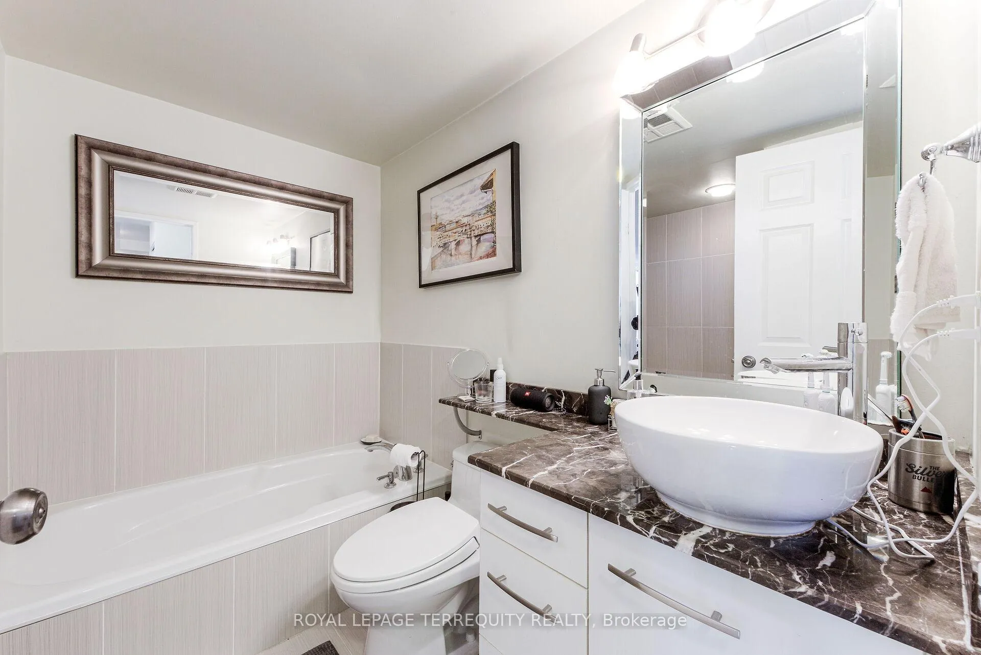 Photo 22 of Unit #1018, 801 King Street W, Toronto, Niagara — HOMEH