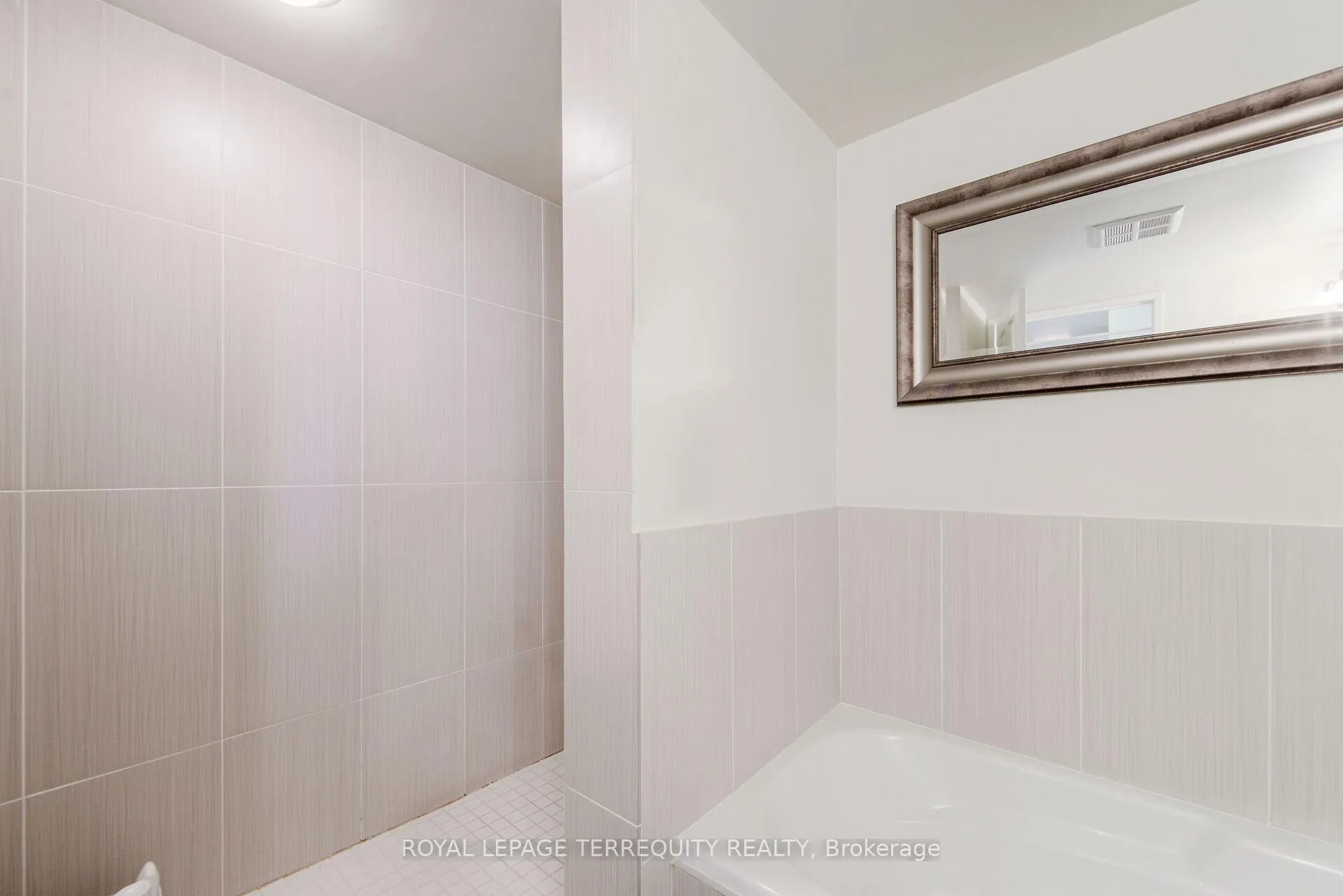 Photo 23 of Unit #1018, 801 King Street W, Toronto, Niagara — HOMEH