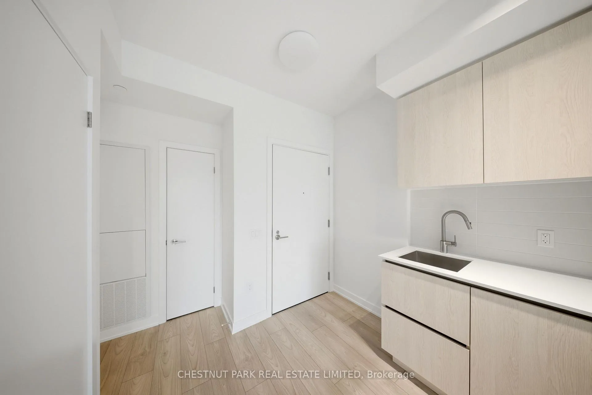 Photo 2 of Unit 1113S, 110 Broadway Avenue, Toronto, Mount Pleasant West — HOMEH
