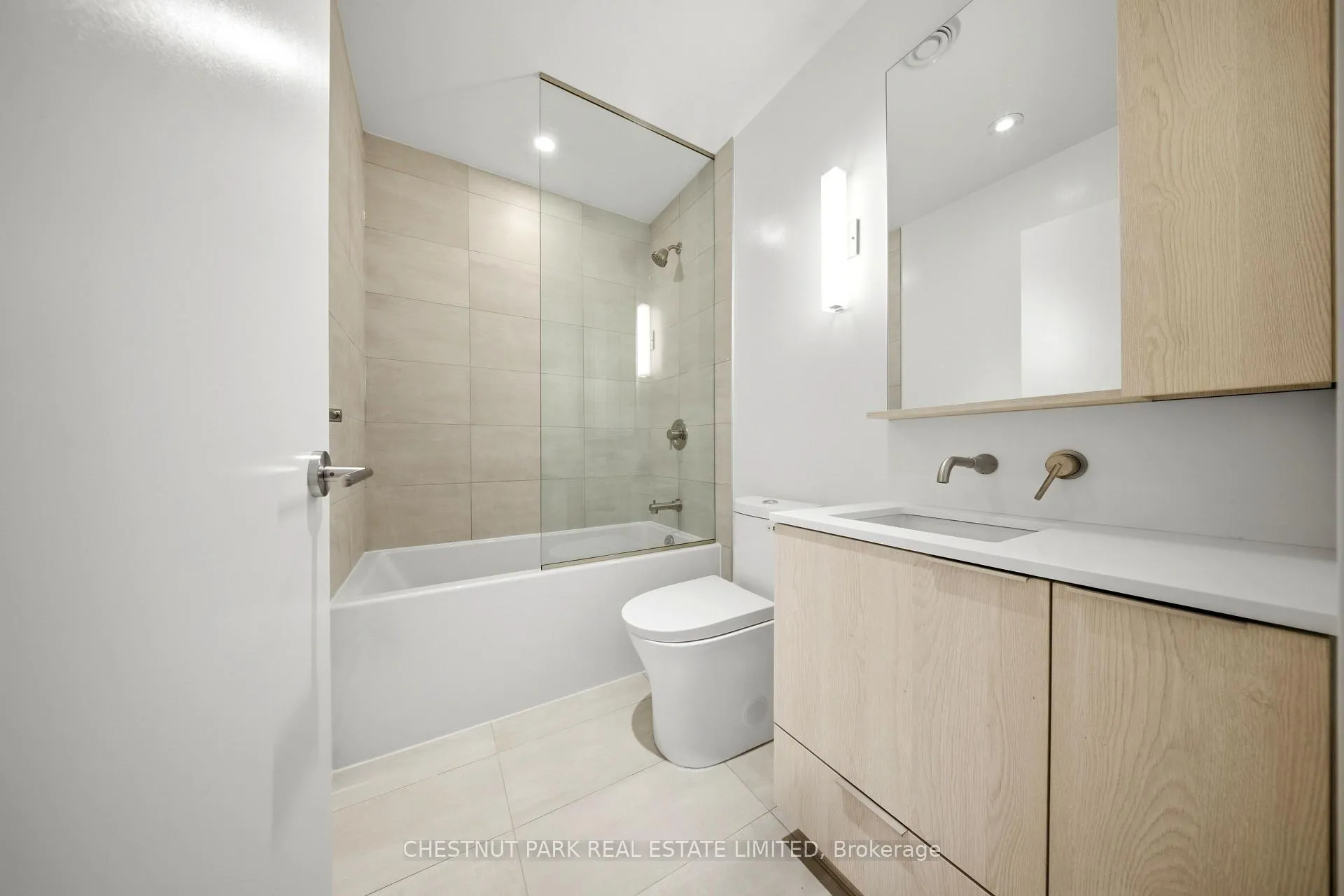 Photo 8 of Unit 1113S, 110 Broadway Avenue, Toronto, Mount Pleasant West — HOMEH