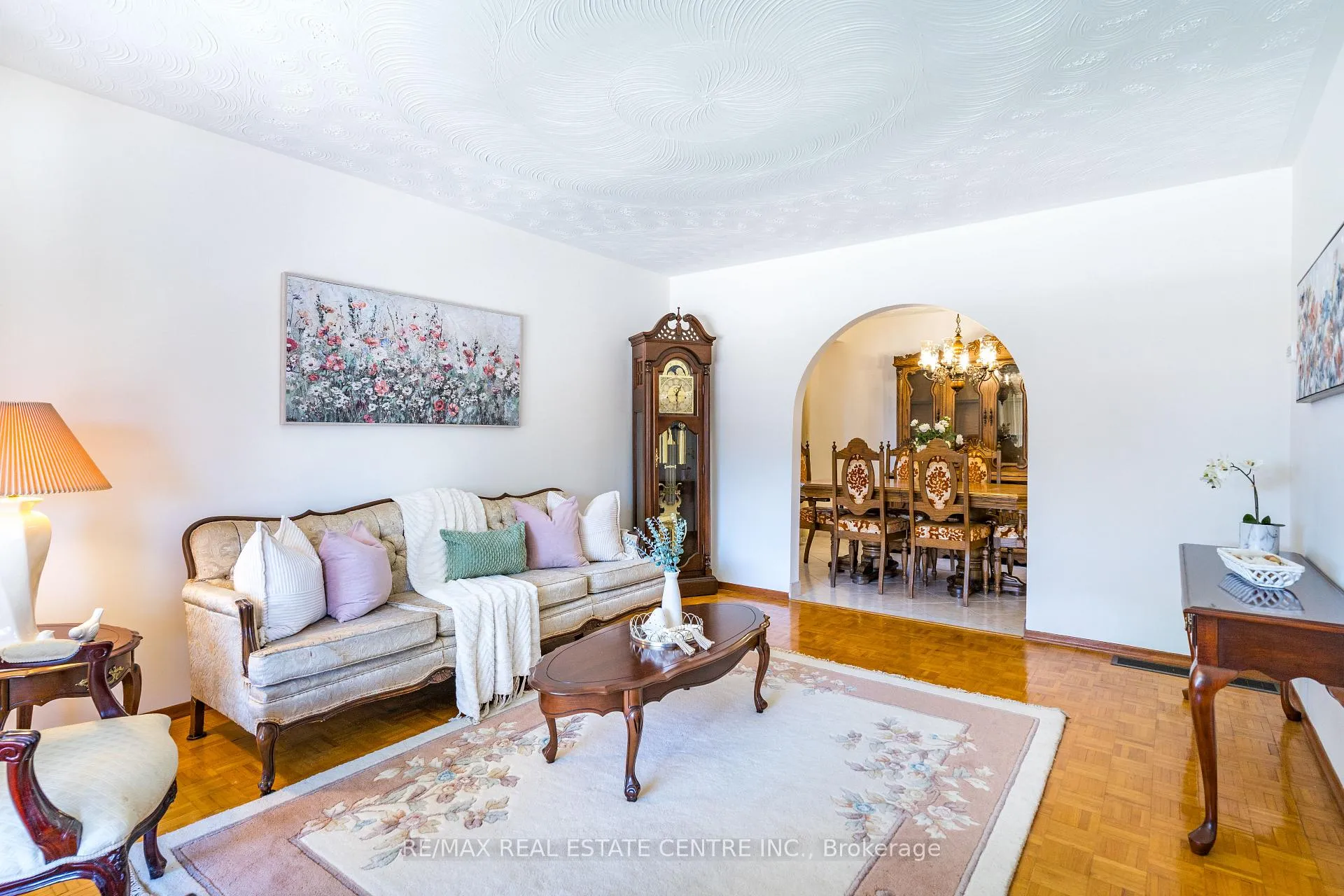 Photo 4 of 102 Markson Crescent, Hamilton, Lisgar — HOMEH