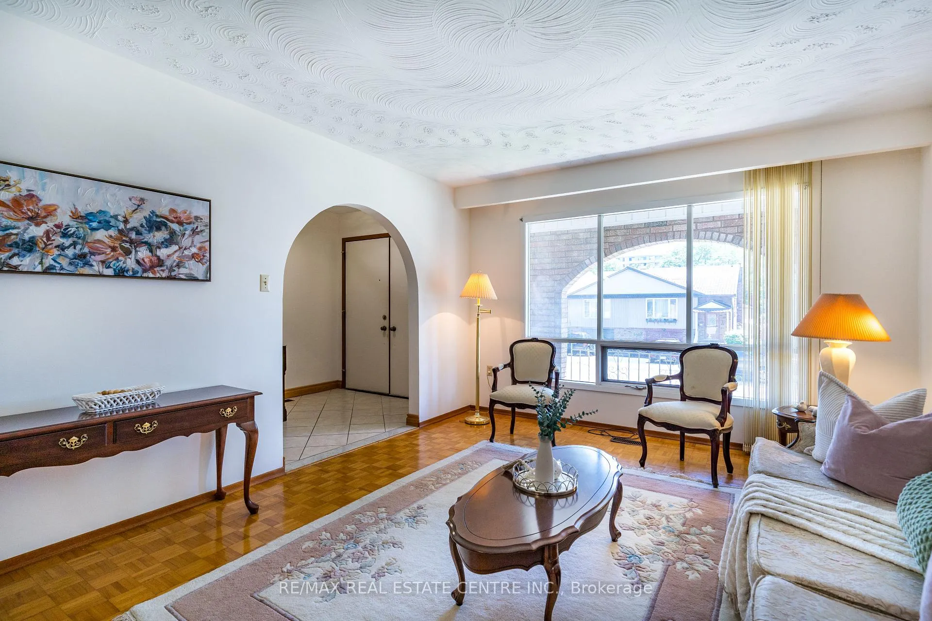 Photo 6 of 102 Markson Crescent, Hamilton, Lisgar — HOMEH