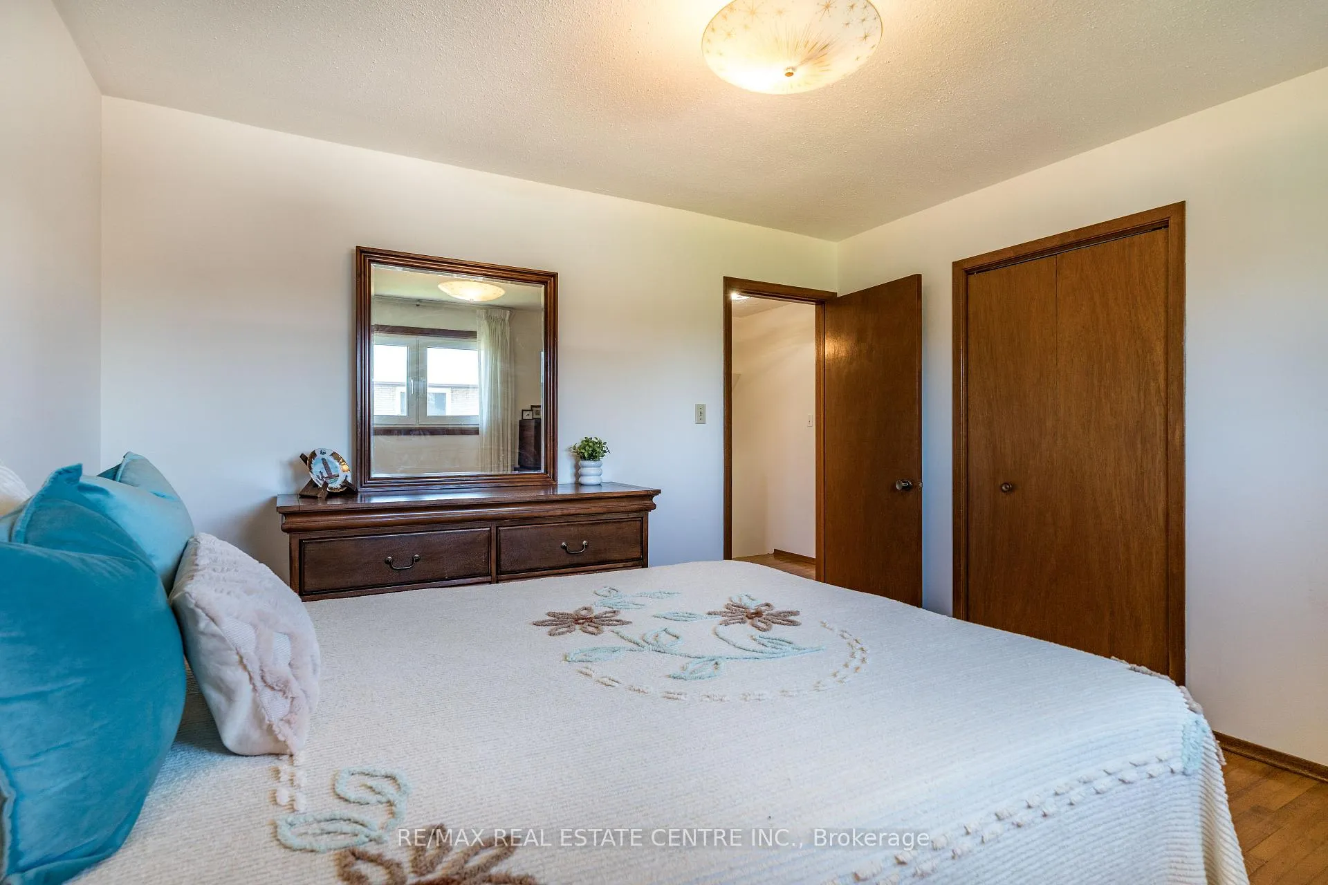 Photo 15 of 102 Markson Crescent, Hamilton, Lisgar — HOMEH