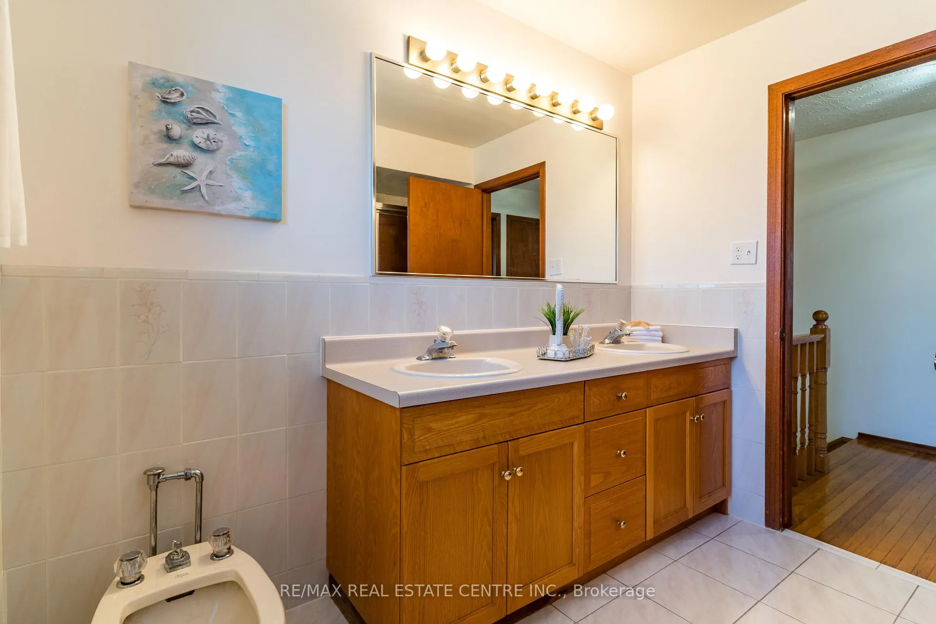 Photo 19 of 102 Markson Crescent, Hamilton, Lisgar — HOMEH