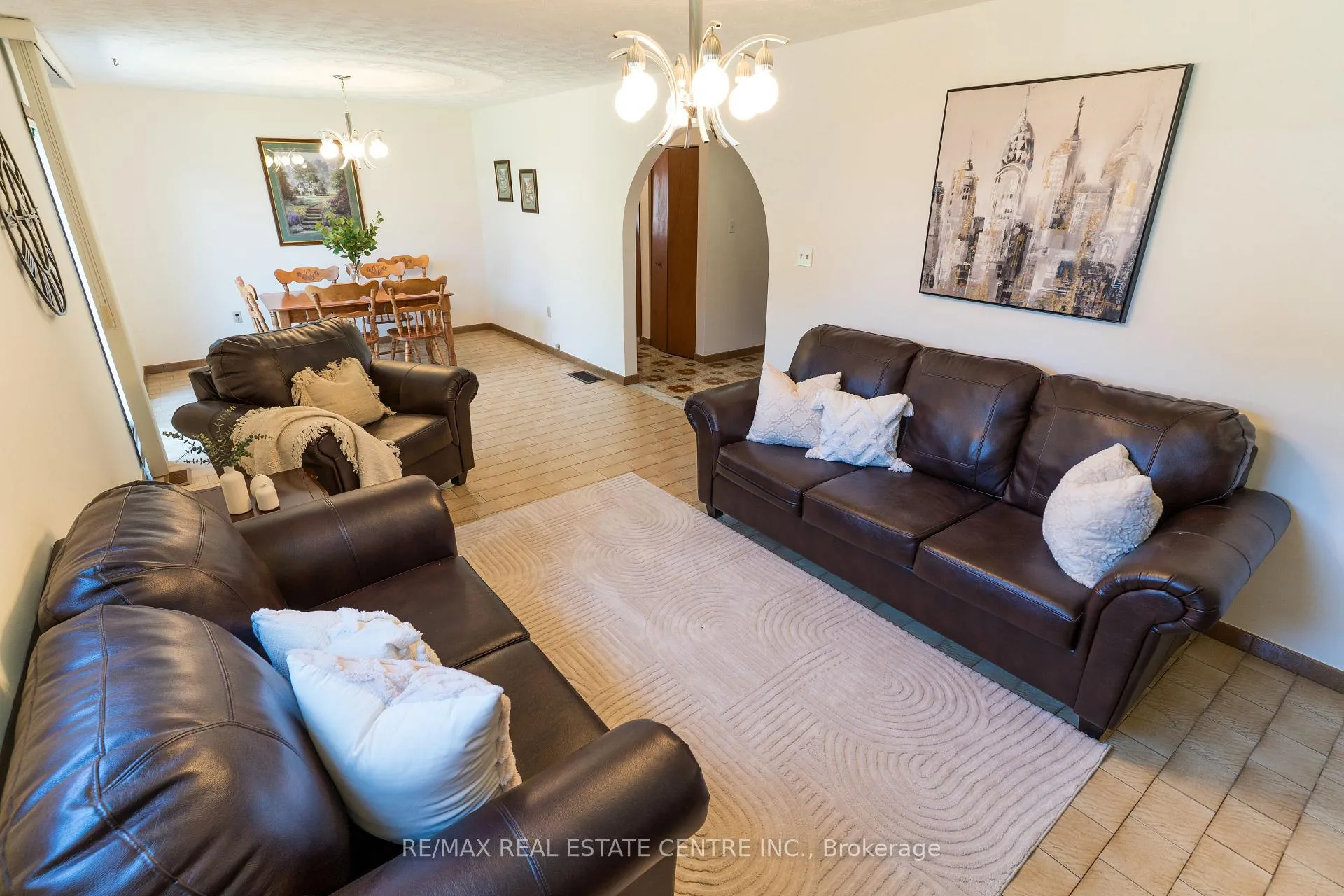 Photo 25 of 102 Markson Crescent, Hamilton, Lisgar — HOMEH