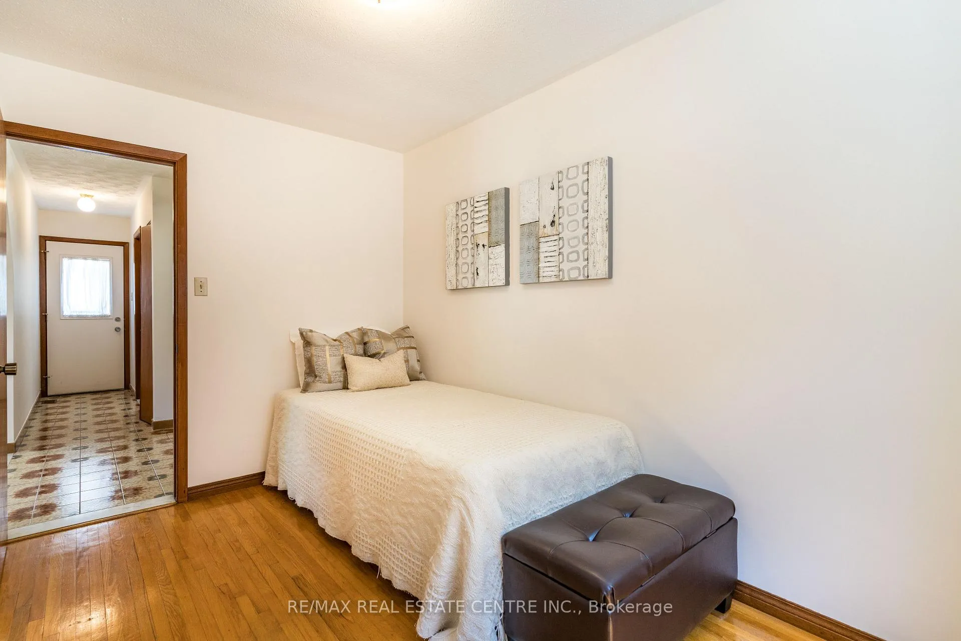 Photo 28 of 102 Markson Crescent, Hamilton, Lisgar — HOMEH