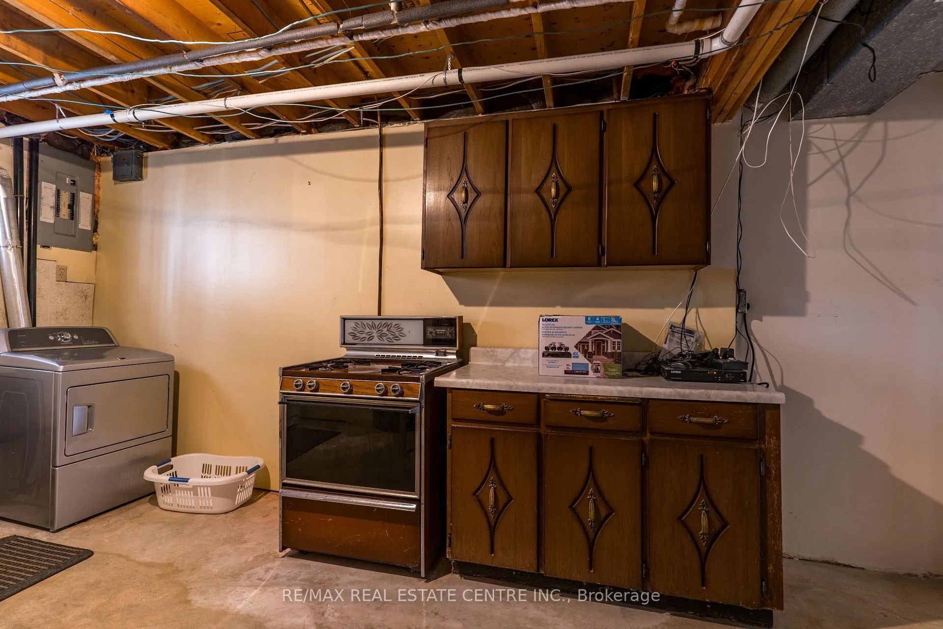 Photo 33 of 102 Markson Crescent, Hamilton, Lisgar — HOMEH