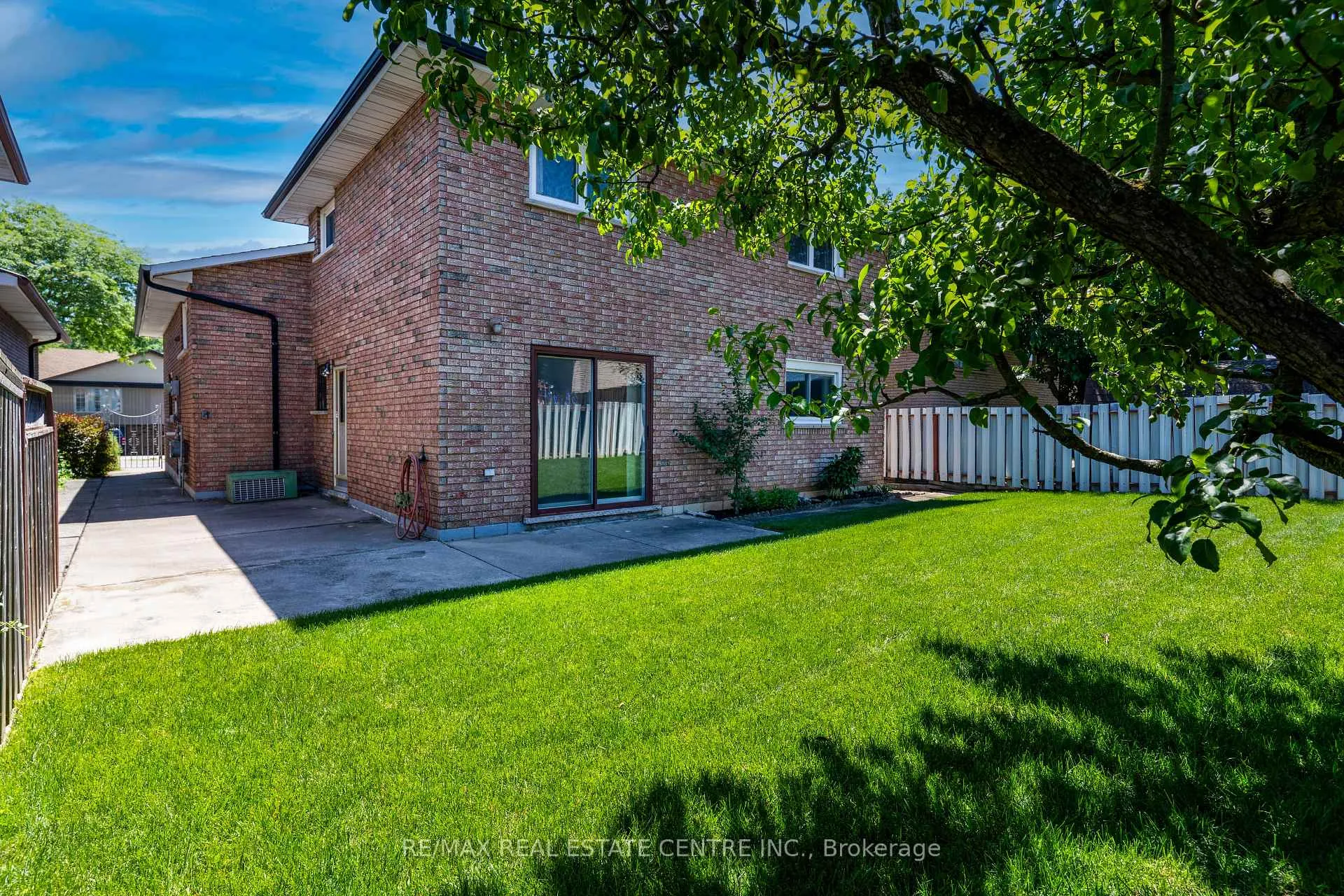 Photo 35 of 102 Markson Crescent, Hamilton, Lisgar — HOMEH