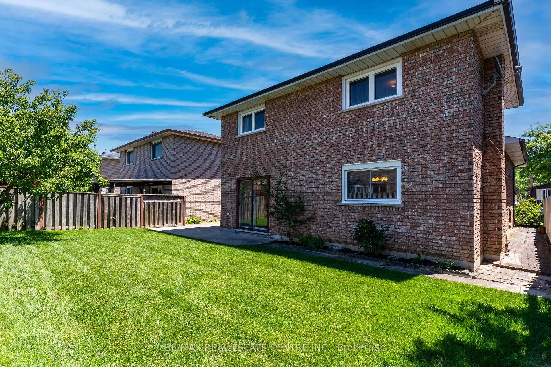 Photo 36 of 102 Markson Crescent, Hamilton, Lisgar — HOMEH