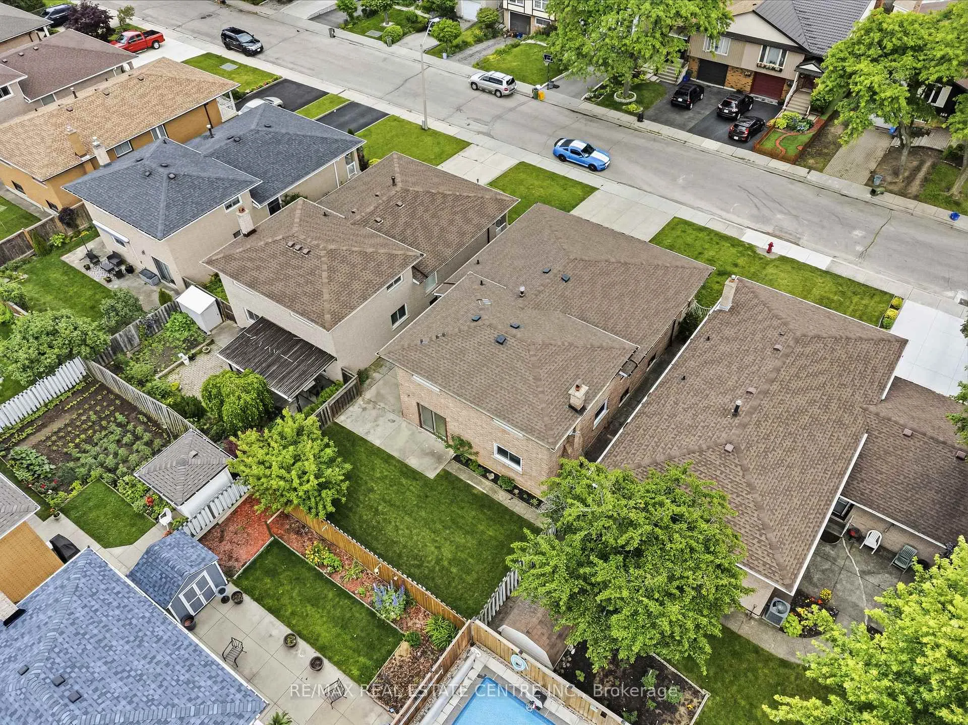 Photo 40 of 102 Markson Crescent, Hamilton, Lisgar — HOMEH