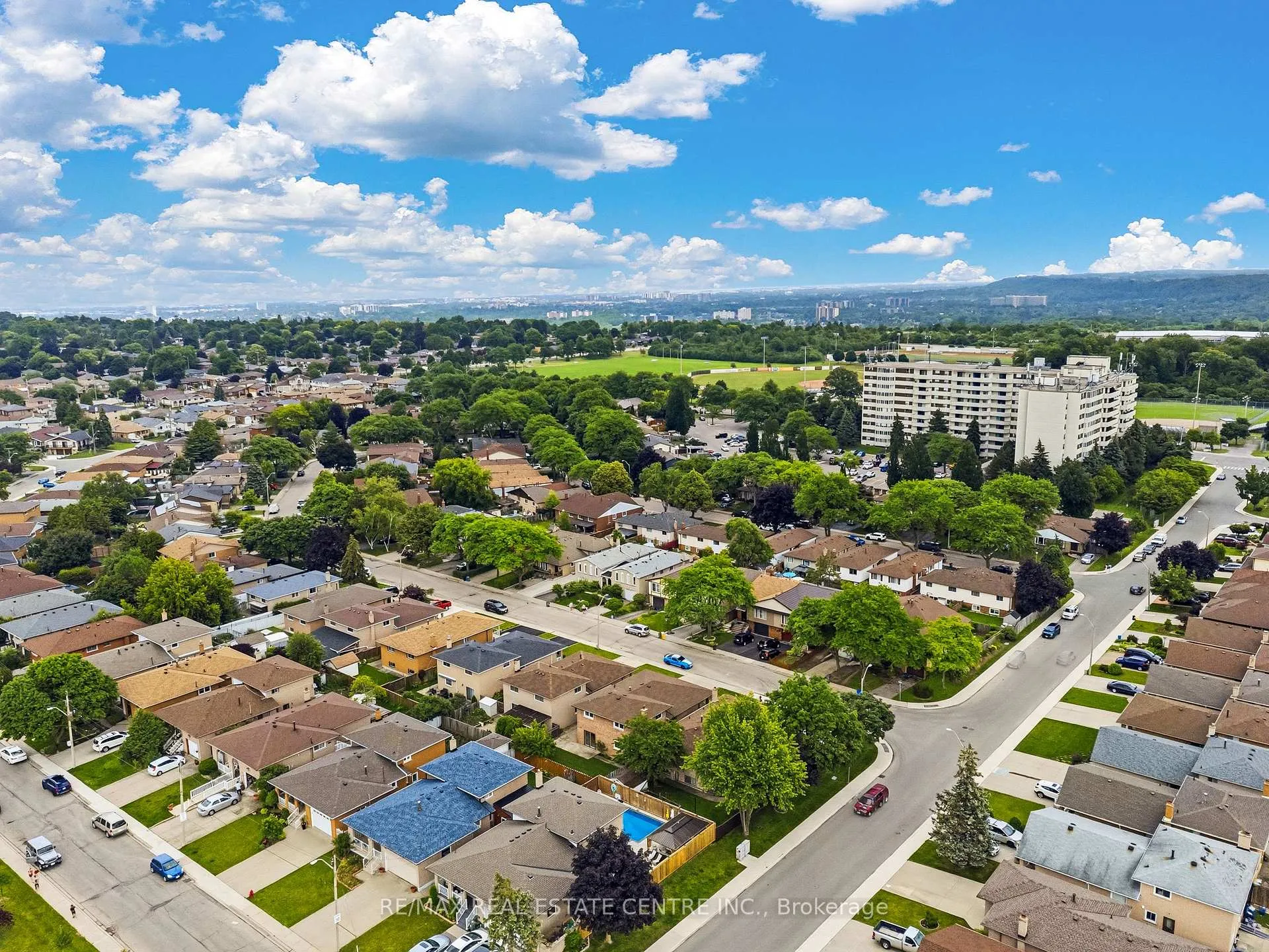 Photo 42 of 102 Markson Crescent, Hamilton, Lisgar — HOMEH