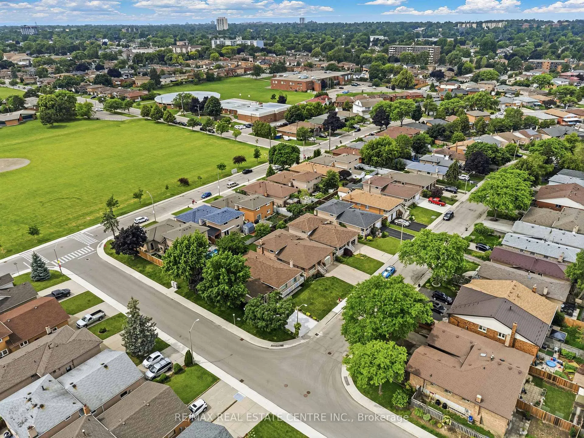 Photo 44 of 102 Markson Crescent, Hamilton, Lisgar — HOMEH