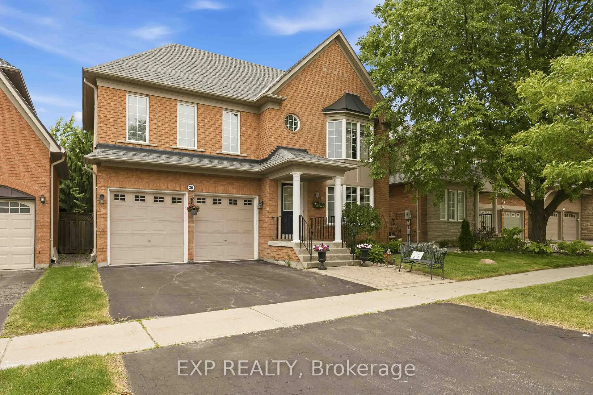 Photo 2 of 30 Rollinghill Road, Richmond Hill, Jefferson — HOMEH