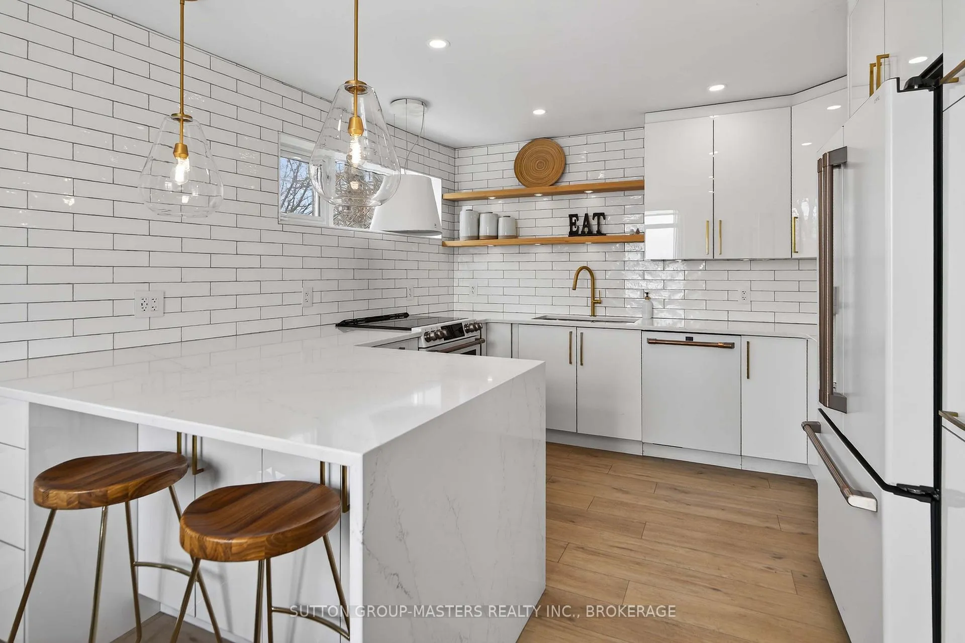 Photo 6 of Unit 401, 1 Mowat Avenue, Kingston, Central City West — HOMEH