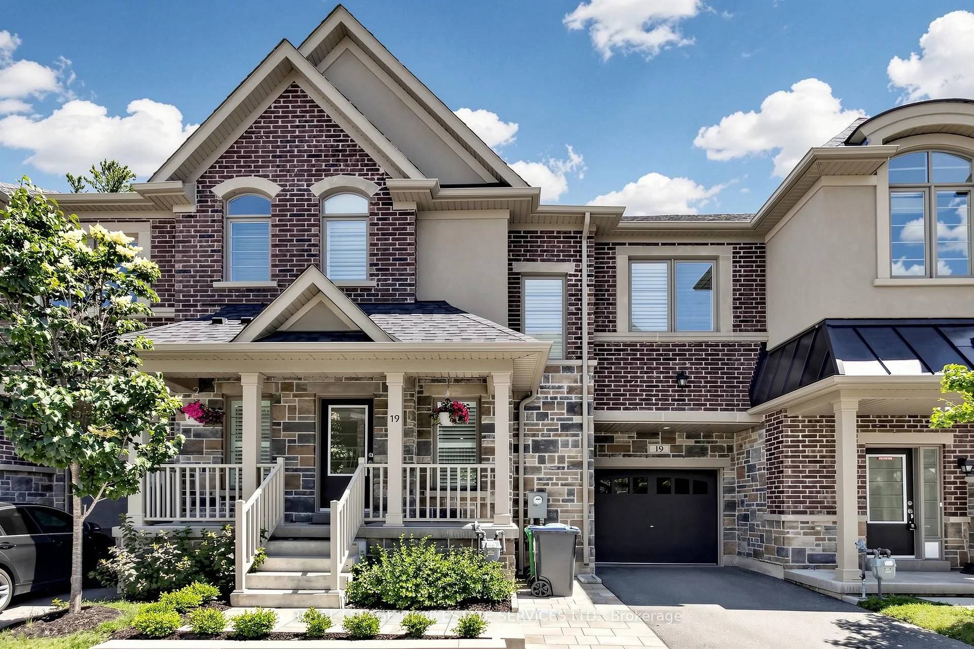 Front of 19 Summerbeam Way