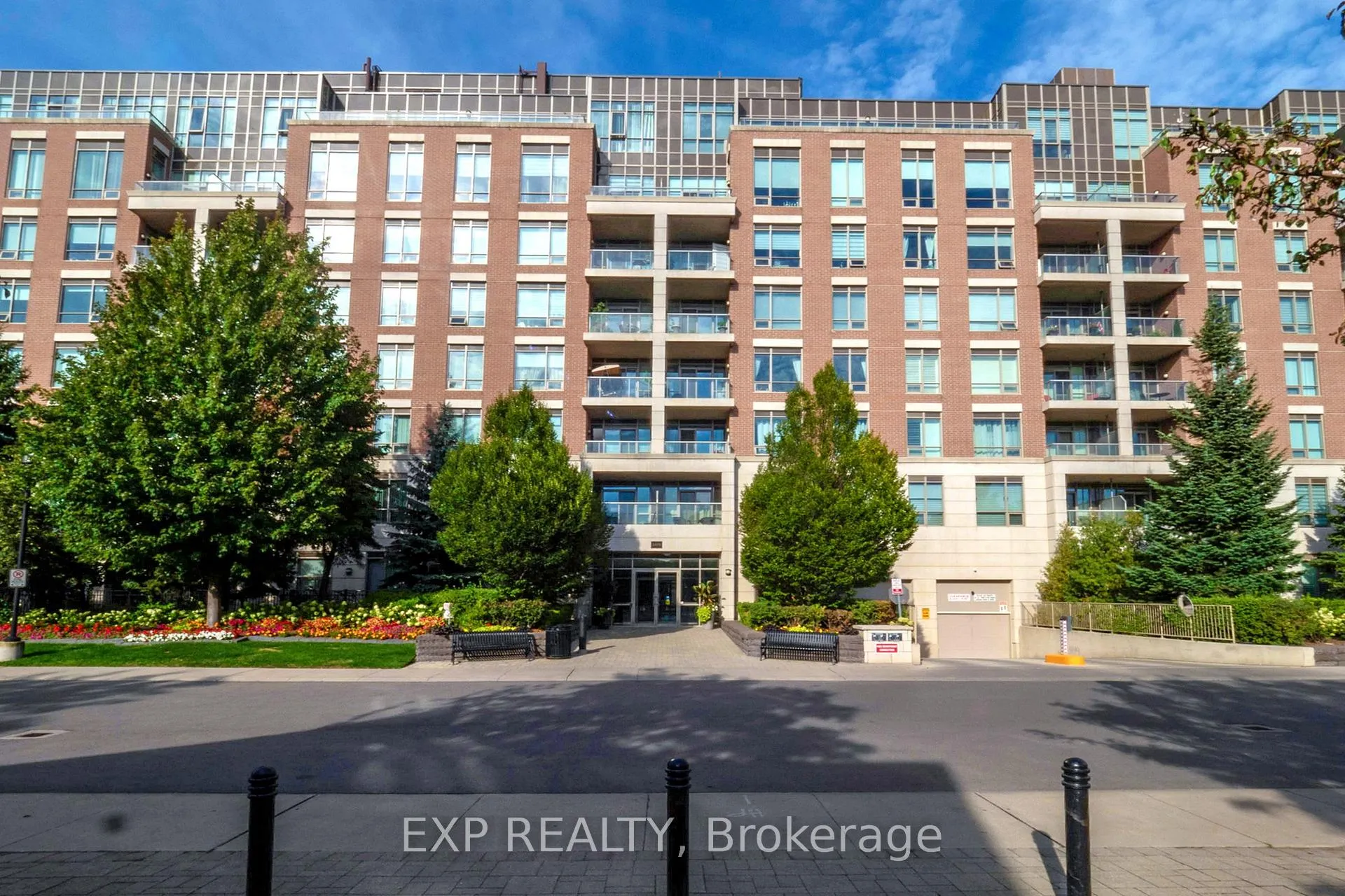 Photo 4 of Unit 201, 2470 Prince Michael Drive, Oakville, Joshua Creek — HOMEH