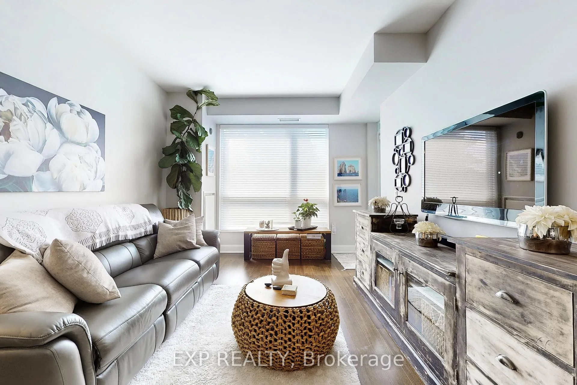Photo 6 of Unit 201, 2470 Prince Michael Drive, Oakville, Joshua Creek — HOMEH