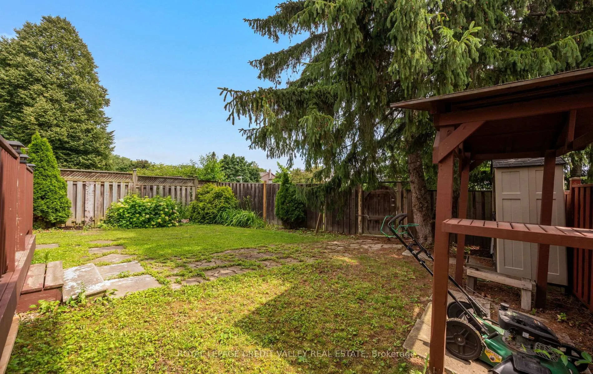 Photo 42 of 7 Hillpark Trail, Brampton, Central Park — HOMEH
