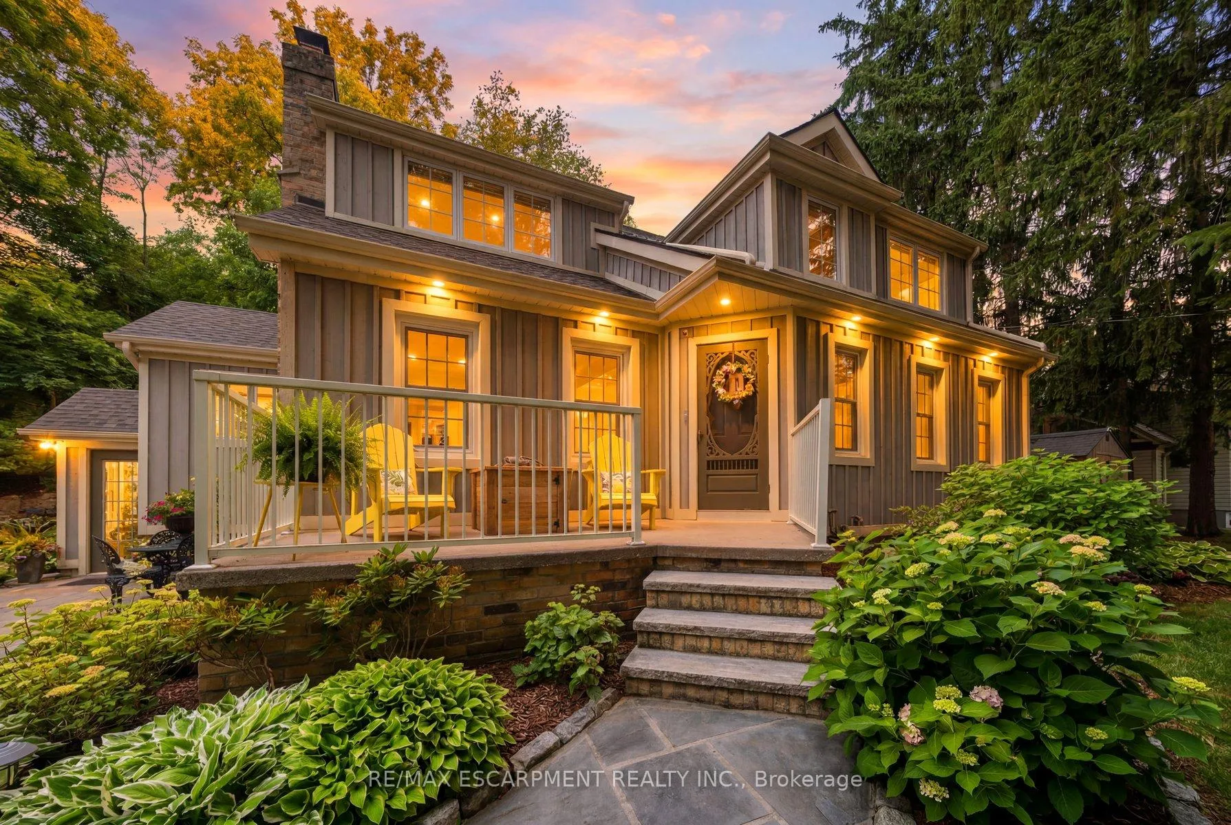 Photo 2 of 44 New Mountain Road, Hamilton, Stoney Creek — HOMEH