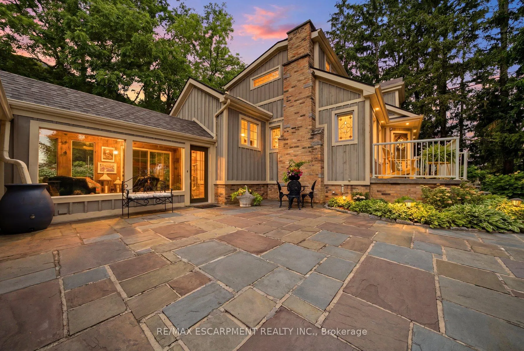 Photo 3 of 44 New Mountain Road, Hamilton, Stoney Creek — HOMEH
