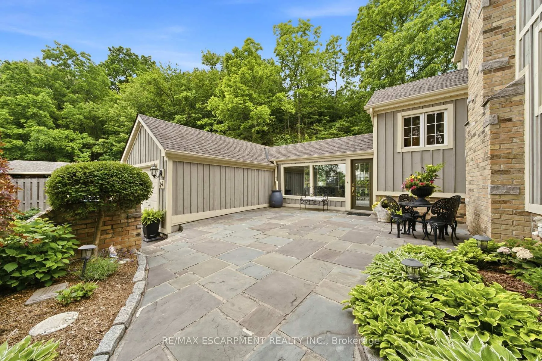 Photo 6 of 44 New Mountain Road, Hamilton, Stoney Creek — HOMEH